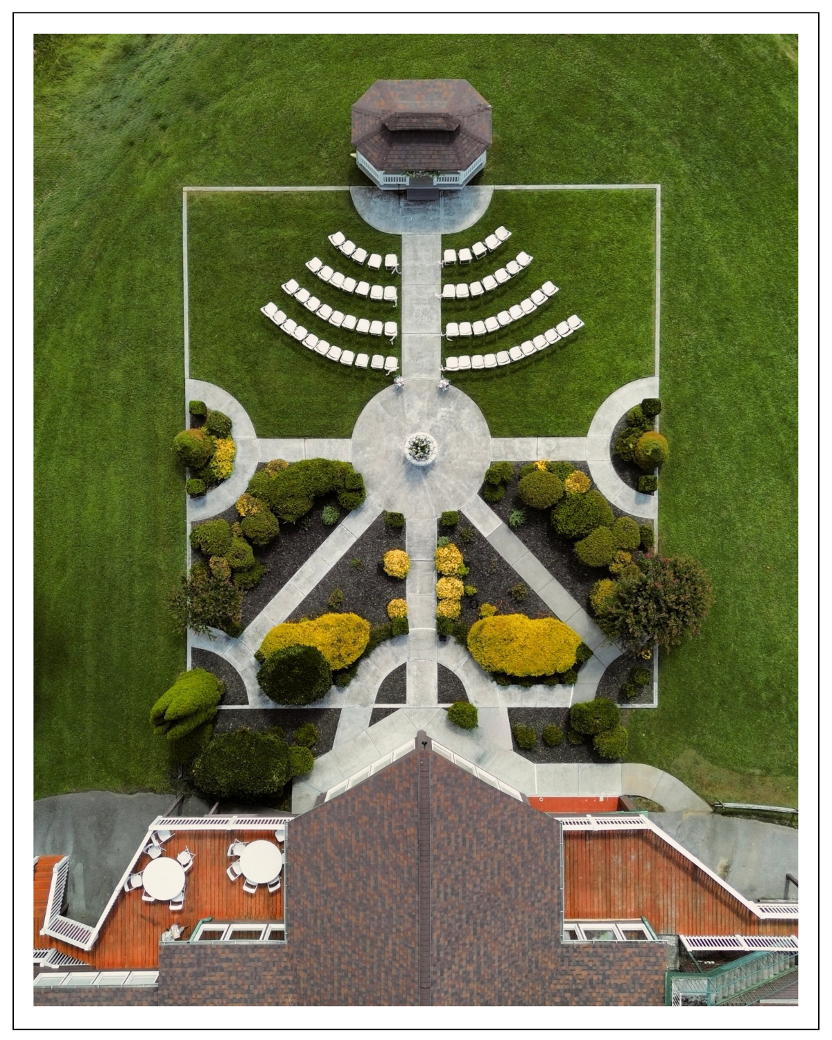drone shot of a wedding venue in the north  Georgia mountains garden themed lodge wedding