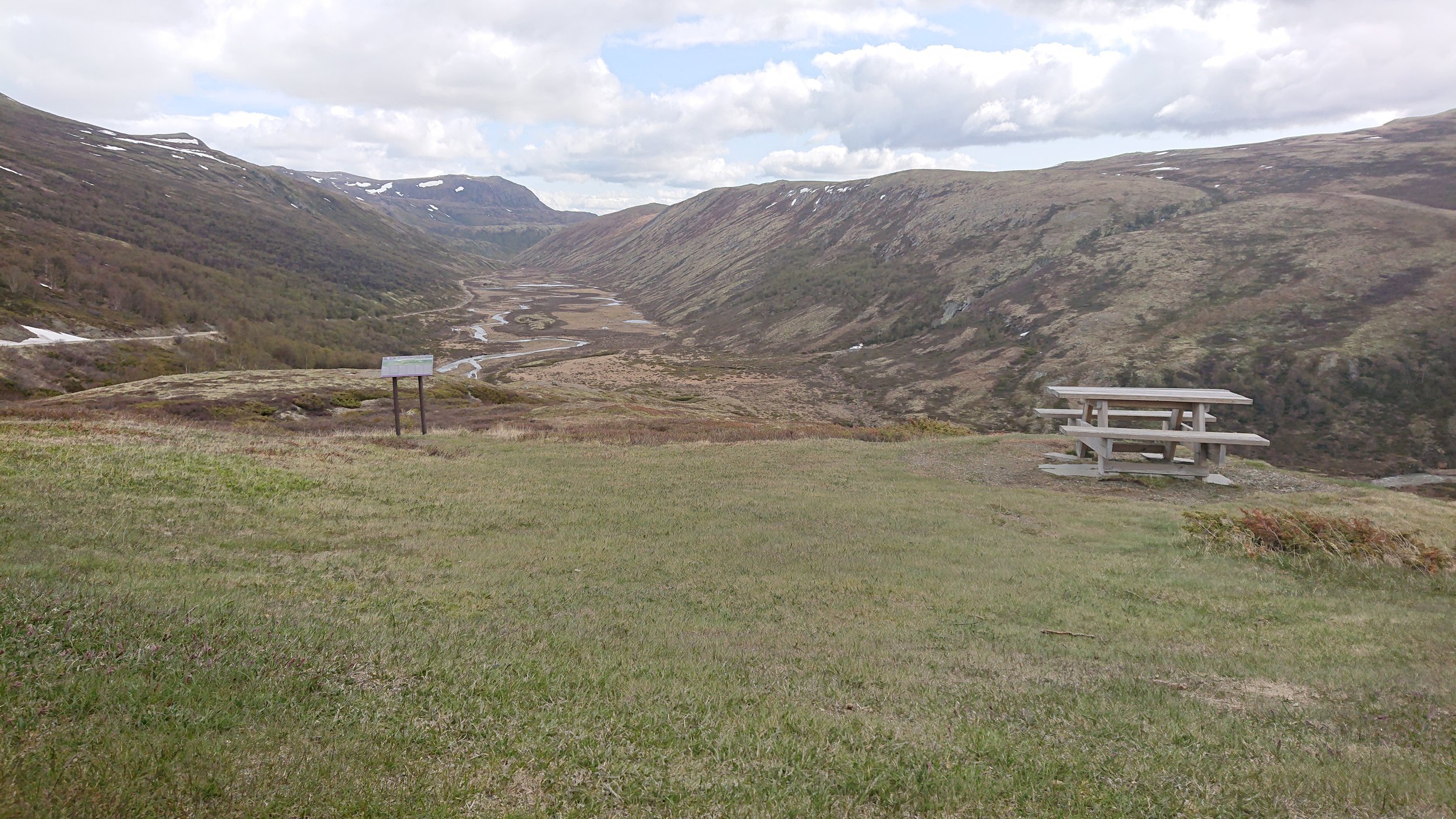 Grimsdalen – Bilde inn i Grimsdalen mot Verkjessetra med Grimsdalen naturreservat i forgrunnen