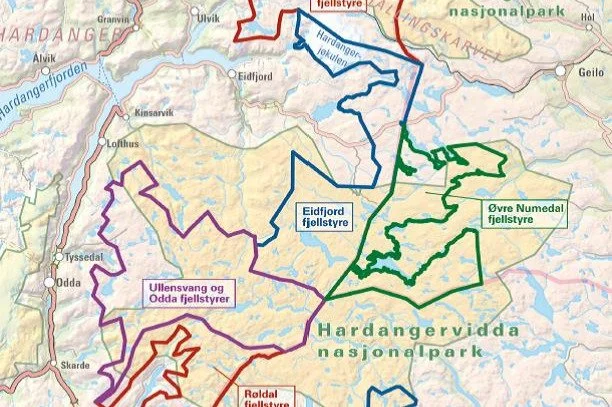 Kart over Hardangervidda nasjonalpark med fargede skilt for ulike fjellstyrer.