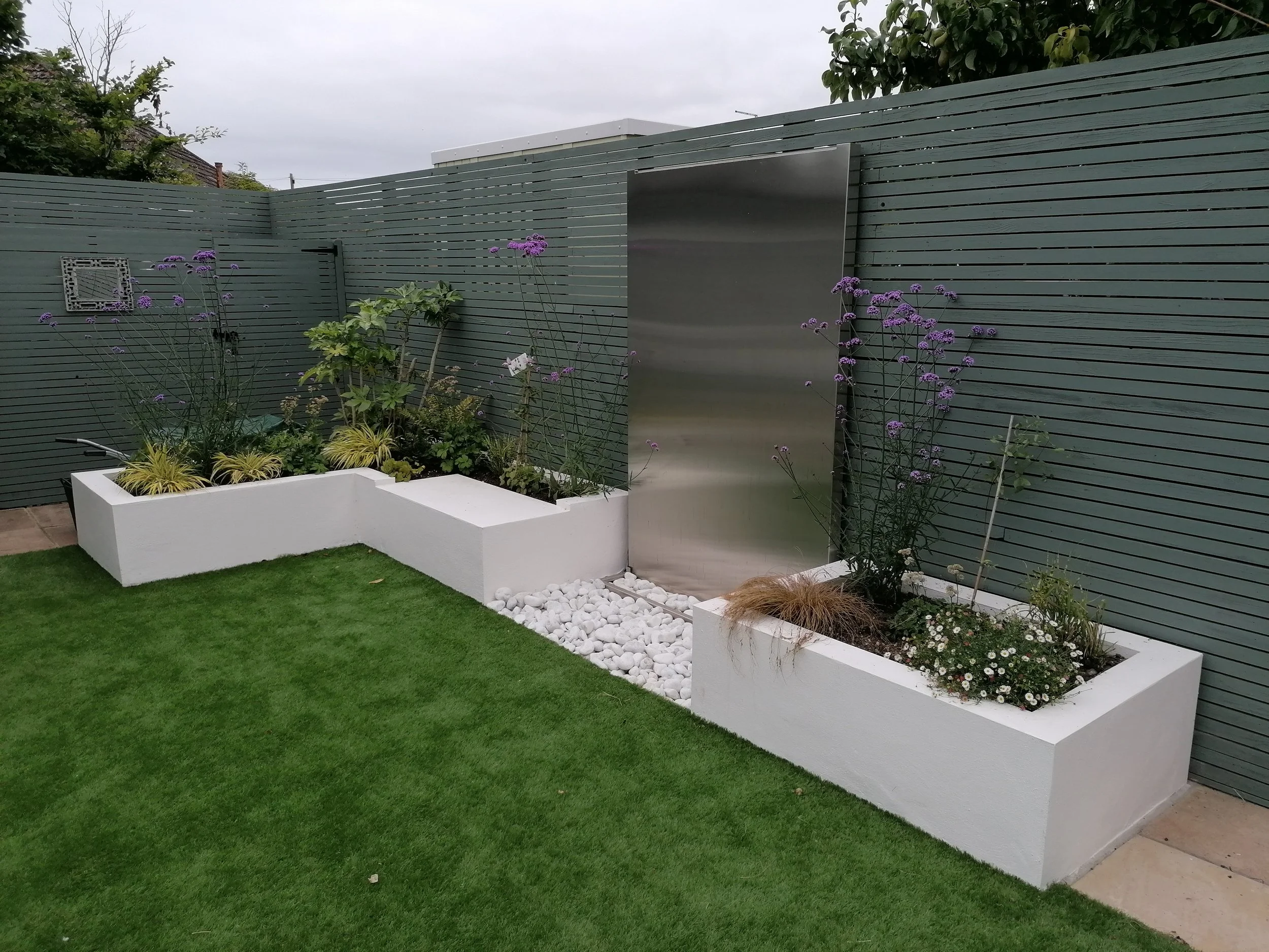 Stewarts_Exterior_Landscaping_Garden Pond Water Feature-10.jpg