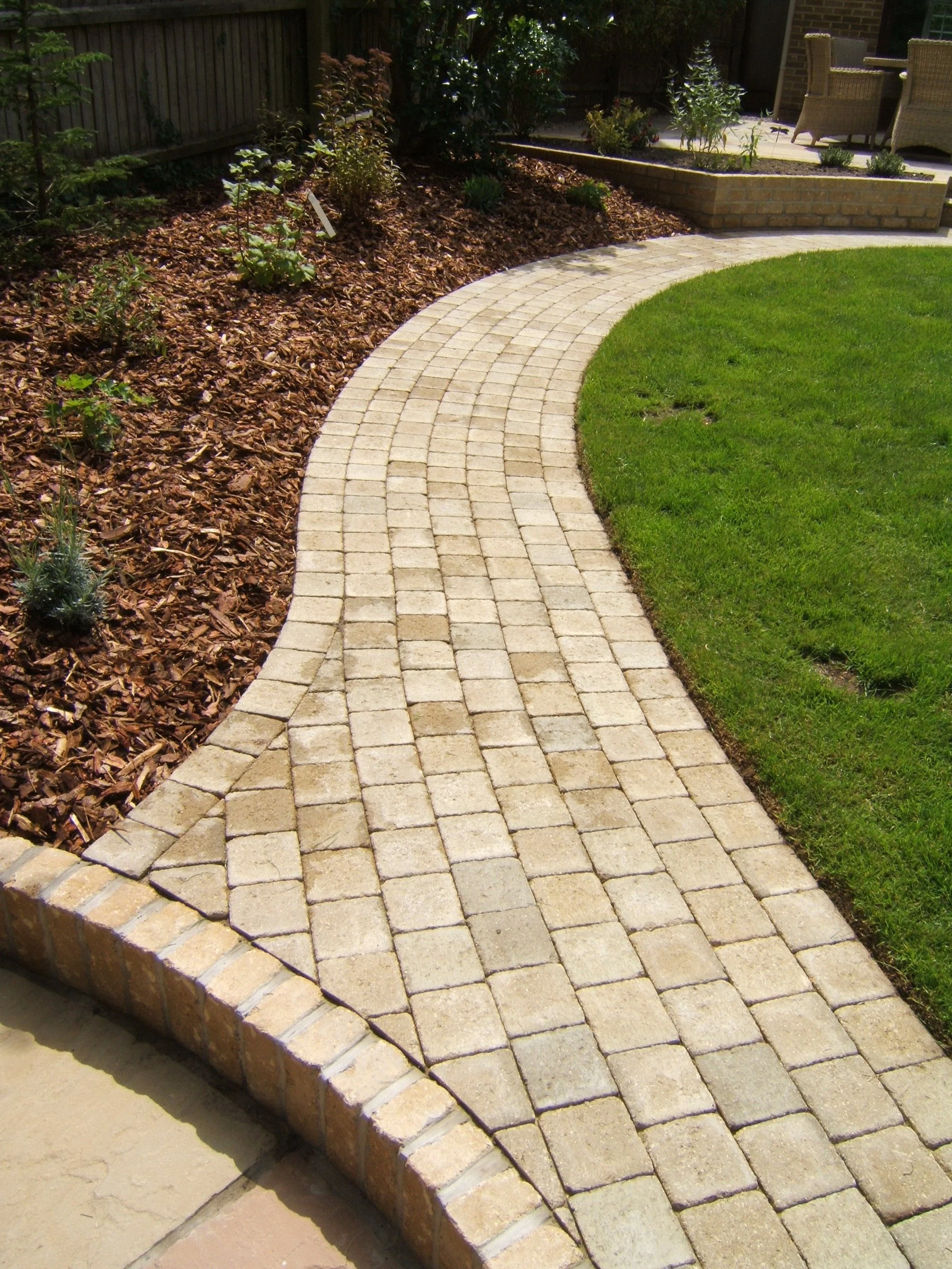 Stewarts_Exterior_Landscaping_Garden Border Lawn Edging-12.jpg