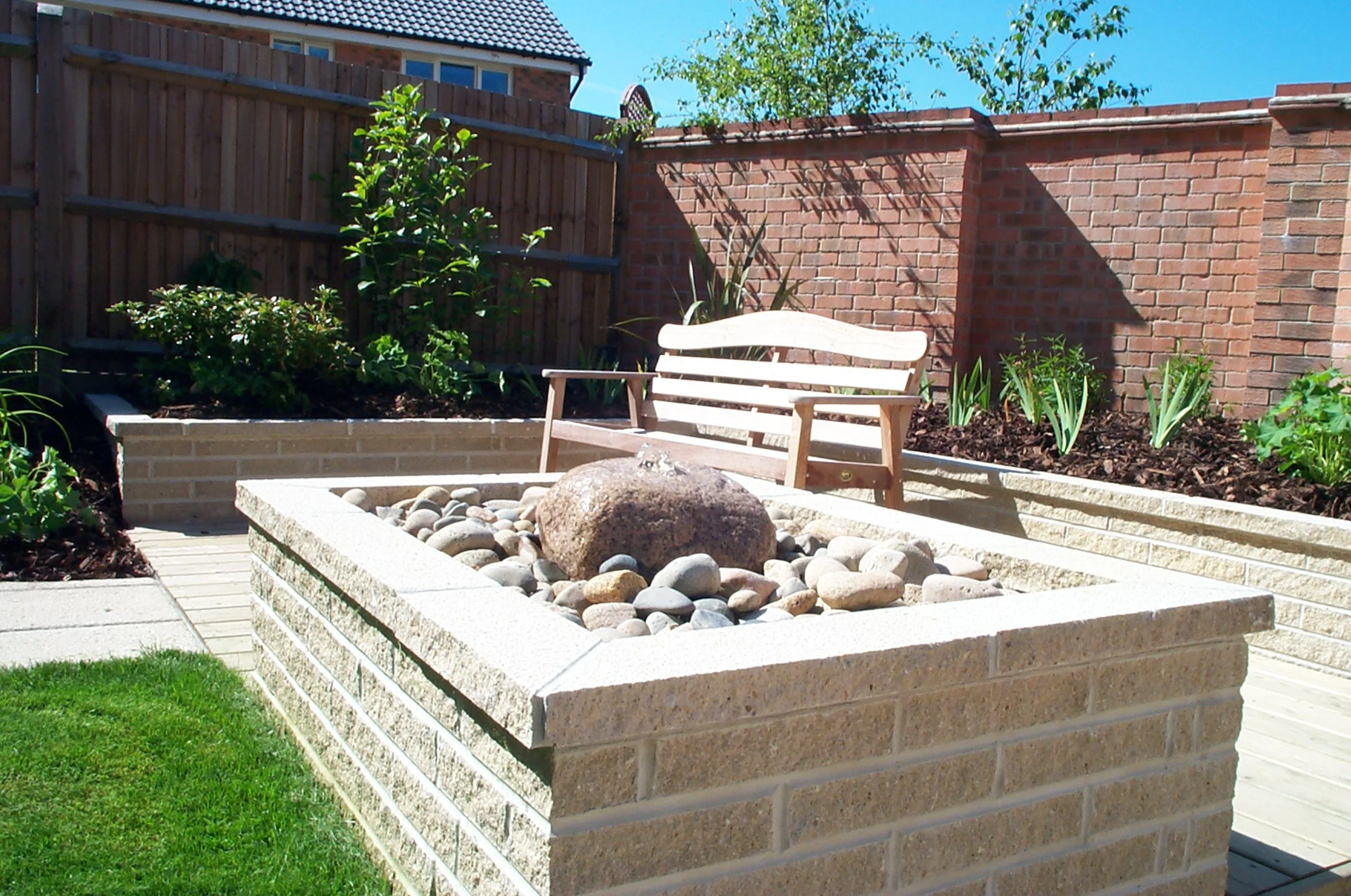 Stewarts_Exterior_Landscaping_Garden Pond Water Feature-41.jpg
