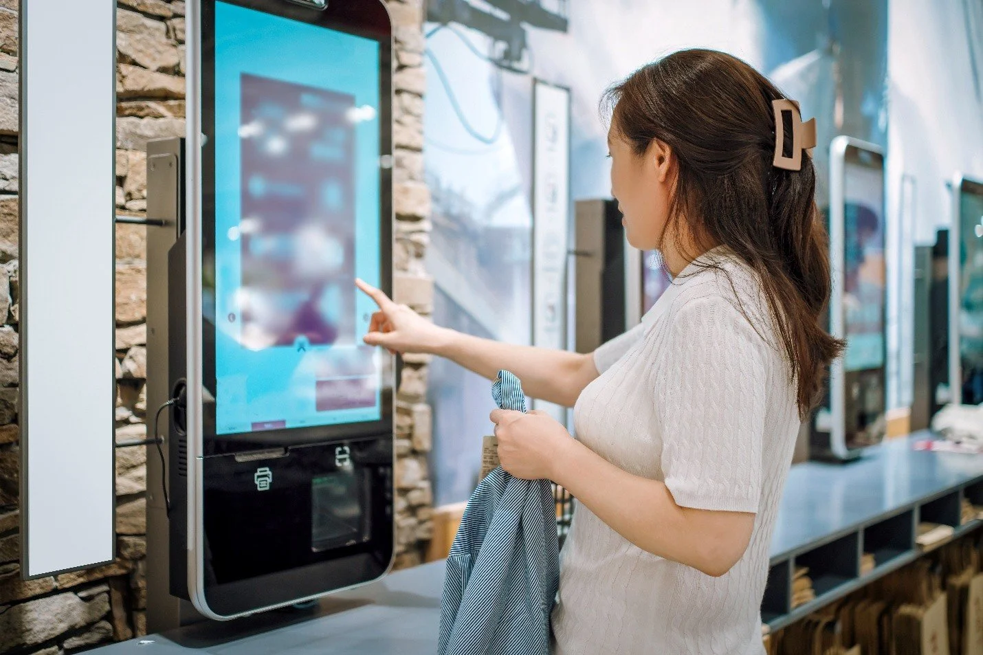 Transform Your Customer Experience with Digital Display Solutions