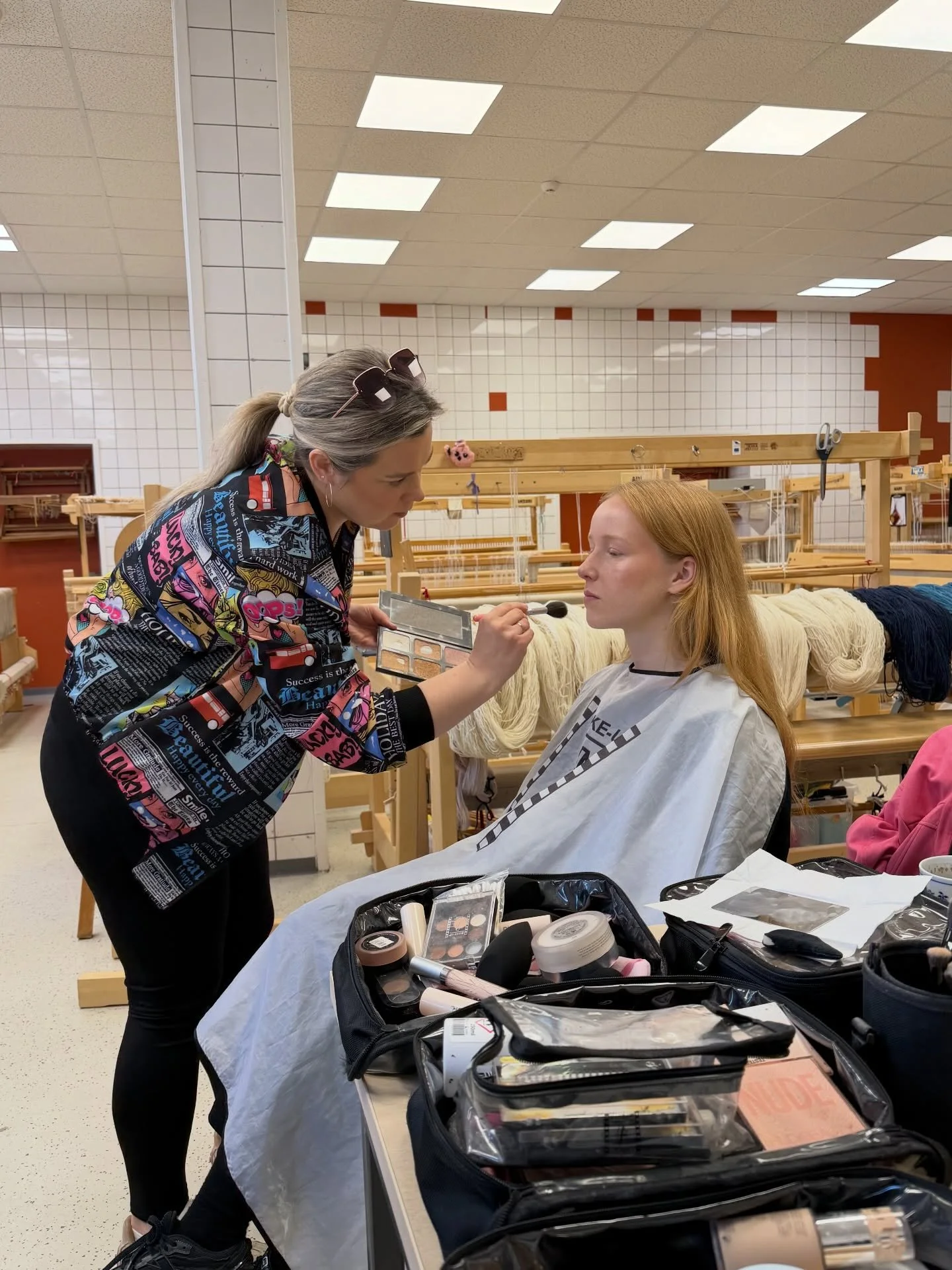 Moments of yesterday ✨🌸☀️ Behindthescenes photoshoot for @omamood_fashionshow @estonianfashionfestival 

My assistant @glambykarmel 
Photographer @kerttu.kruusla