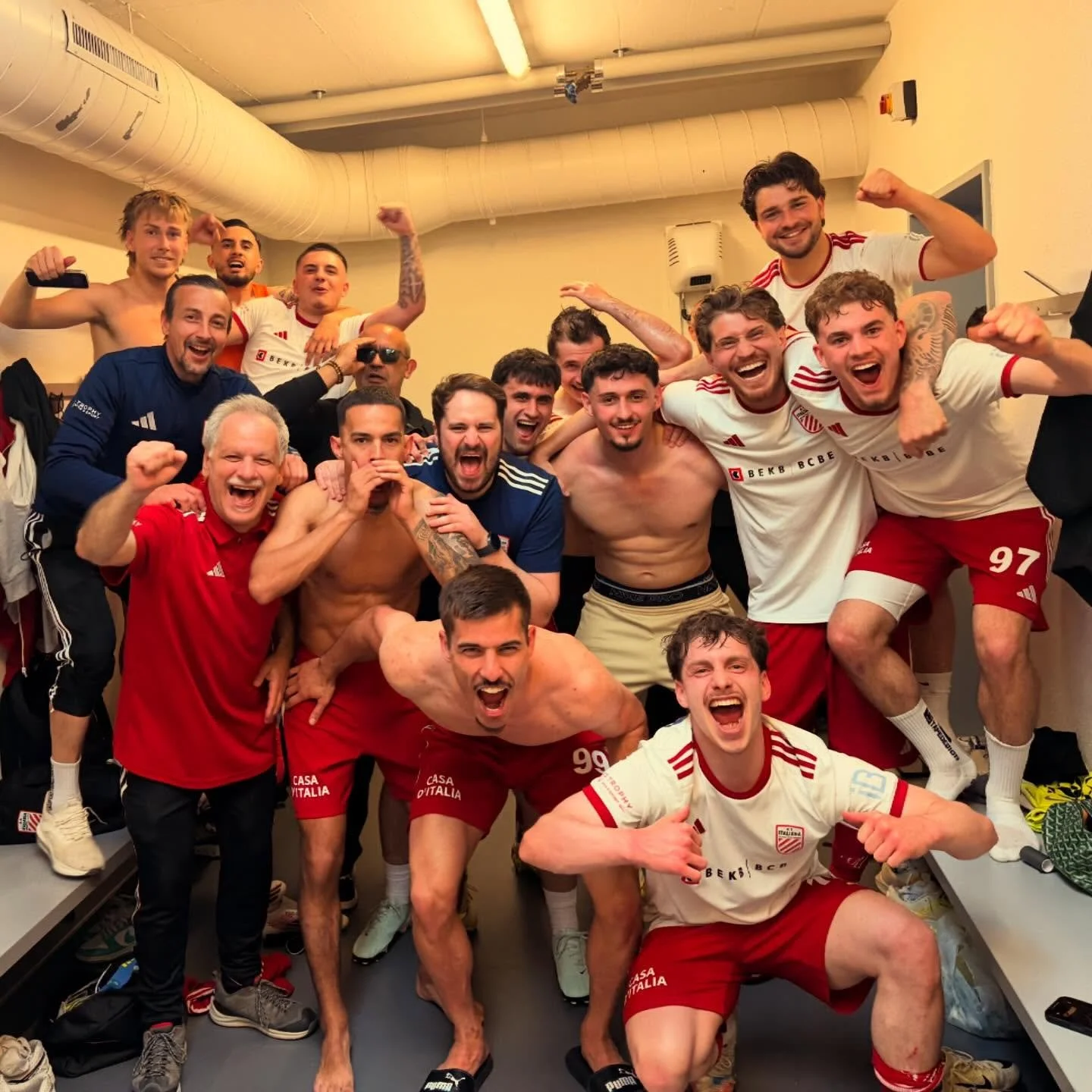 ‼️Gro&szlig;er Sieg der Mannschaft gegen den FC Muri-G&uuml;mligen (1:3) an diesem Wochenende!‼️

Wir danken auch von Herzen f&uuml;r die Anwesenheit und die Unterst&uuml;tzung all unserer Fans 🙏🏼🔴⚪️🫶🏼

💪🏽Gemeinsam sind wir st&auml;rker!🤍❤️

