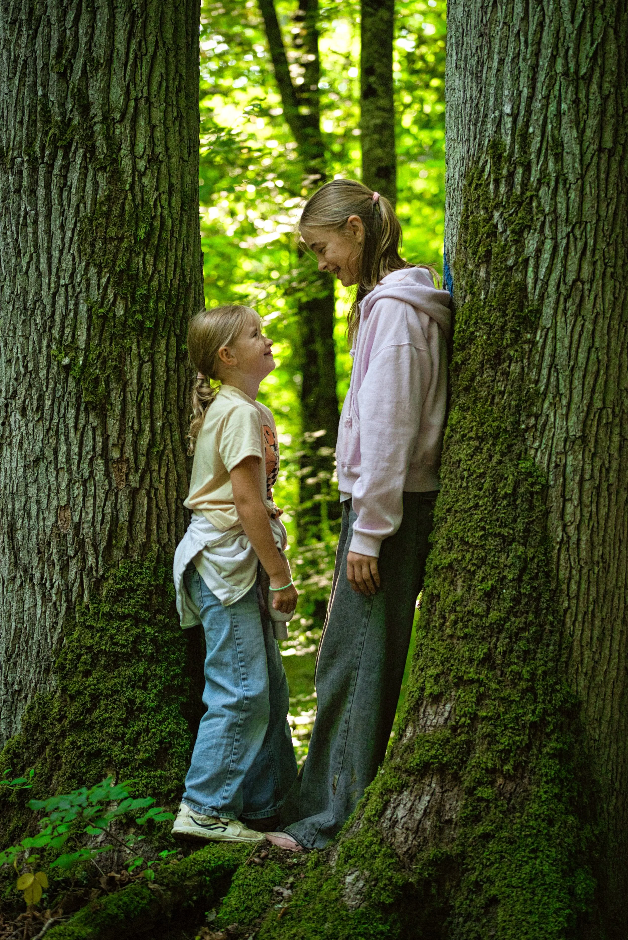 photo soeur dans les bois