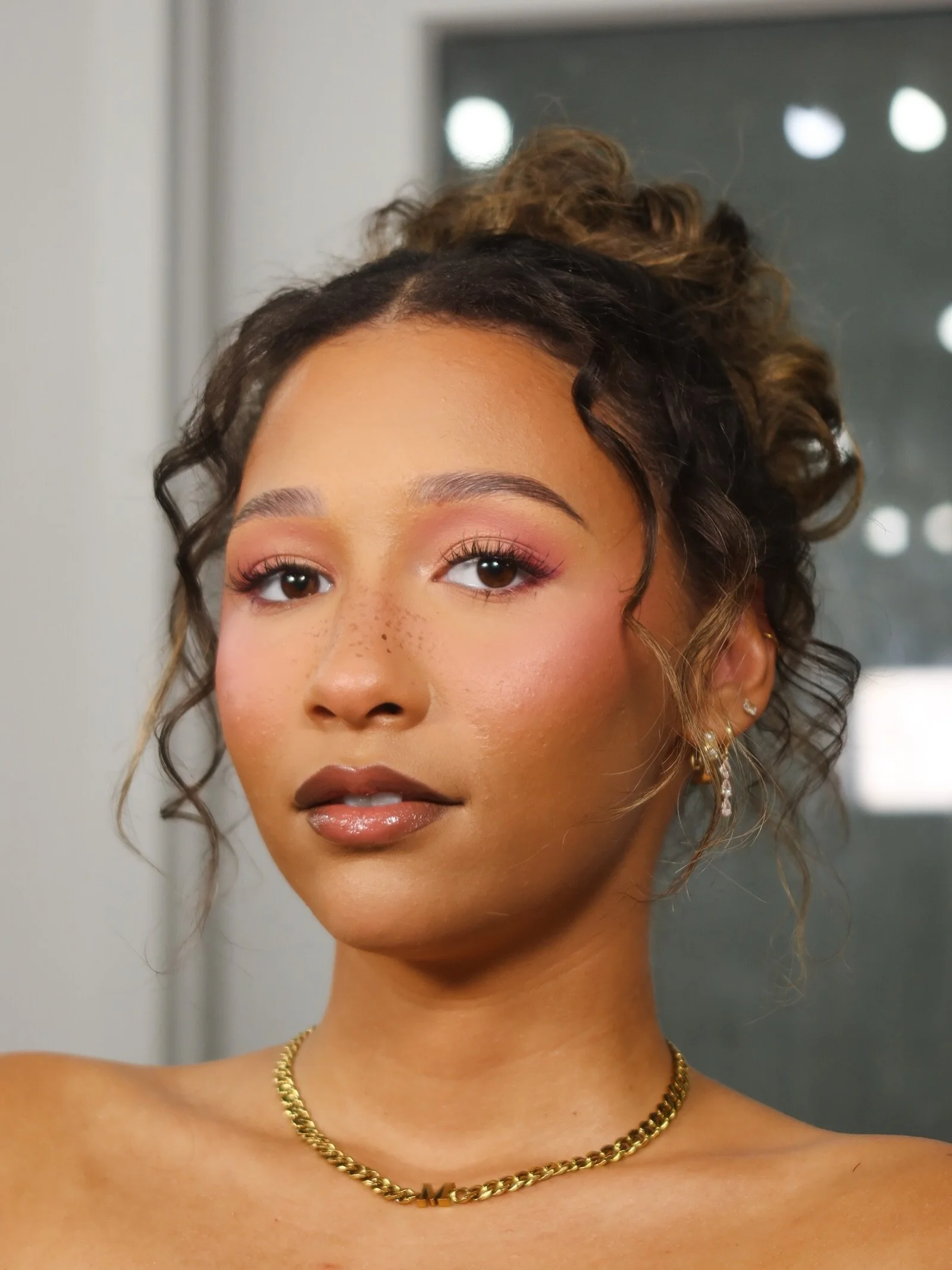 NIKKI 🫧💞

pop of color + faux freckles gonna do it every time 🙂&zwj;&harr;️

HMUA: @mugged.by.anna 
model: @_nikkibates_ 

#makeup #mua #pinkmakeup #fauxfreckles #glam