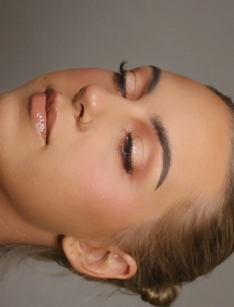 ALEX 💭💕

Yallllll this glam and this girl just needed some more real estate on the feed 🤤

#makeup #fullglam #makeupinspo #beautyshot #makeupartist