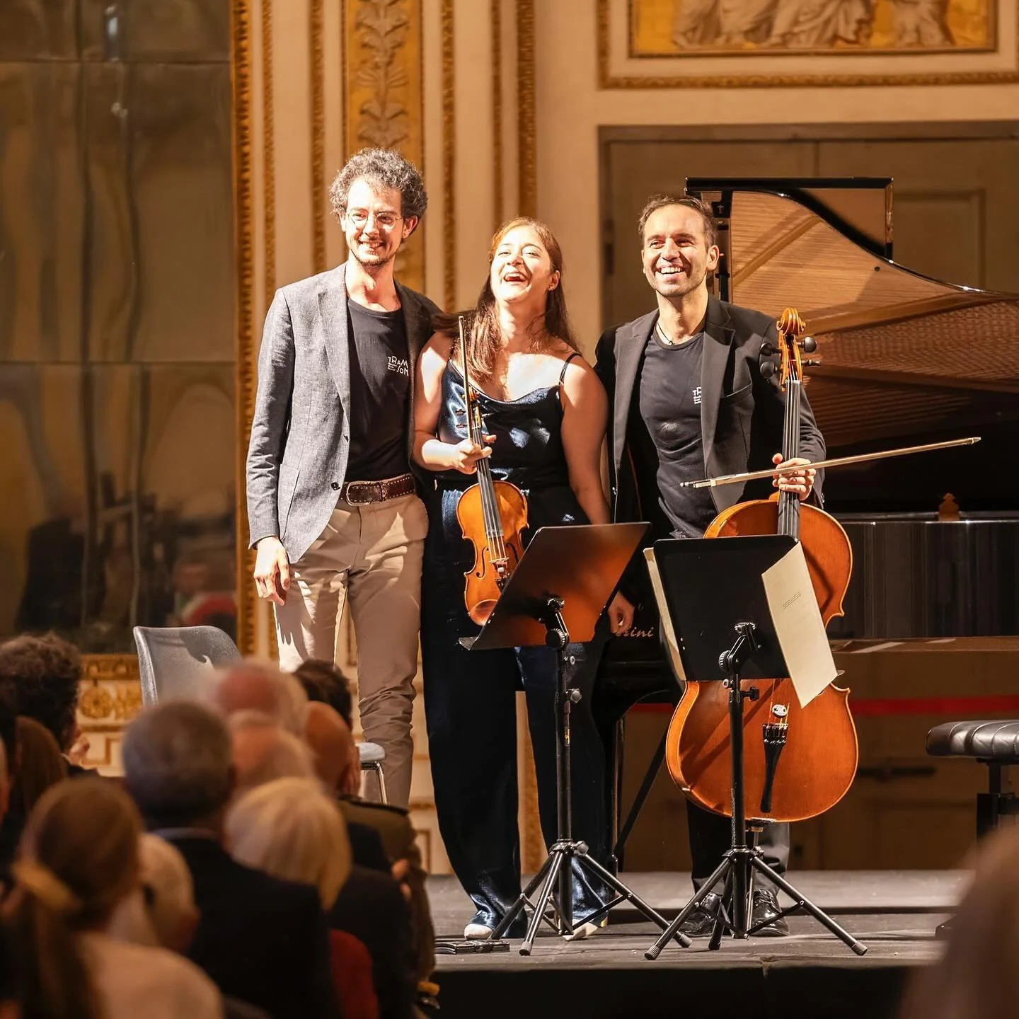 Some memorable moments from the opening concert of @tramesonore ! It was an honor to open this unique festival and to make our debut as Trio Vecando 🇮🇹🫶

Pictures by Stefano Bottesi

#italy #triovecando #festival #tramesonore2024