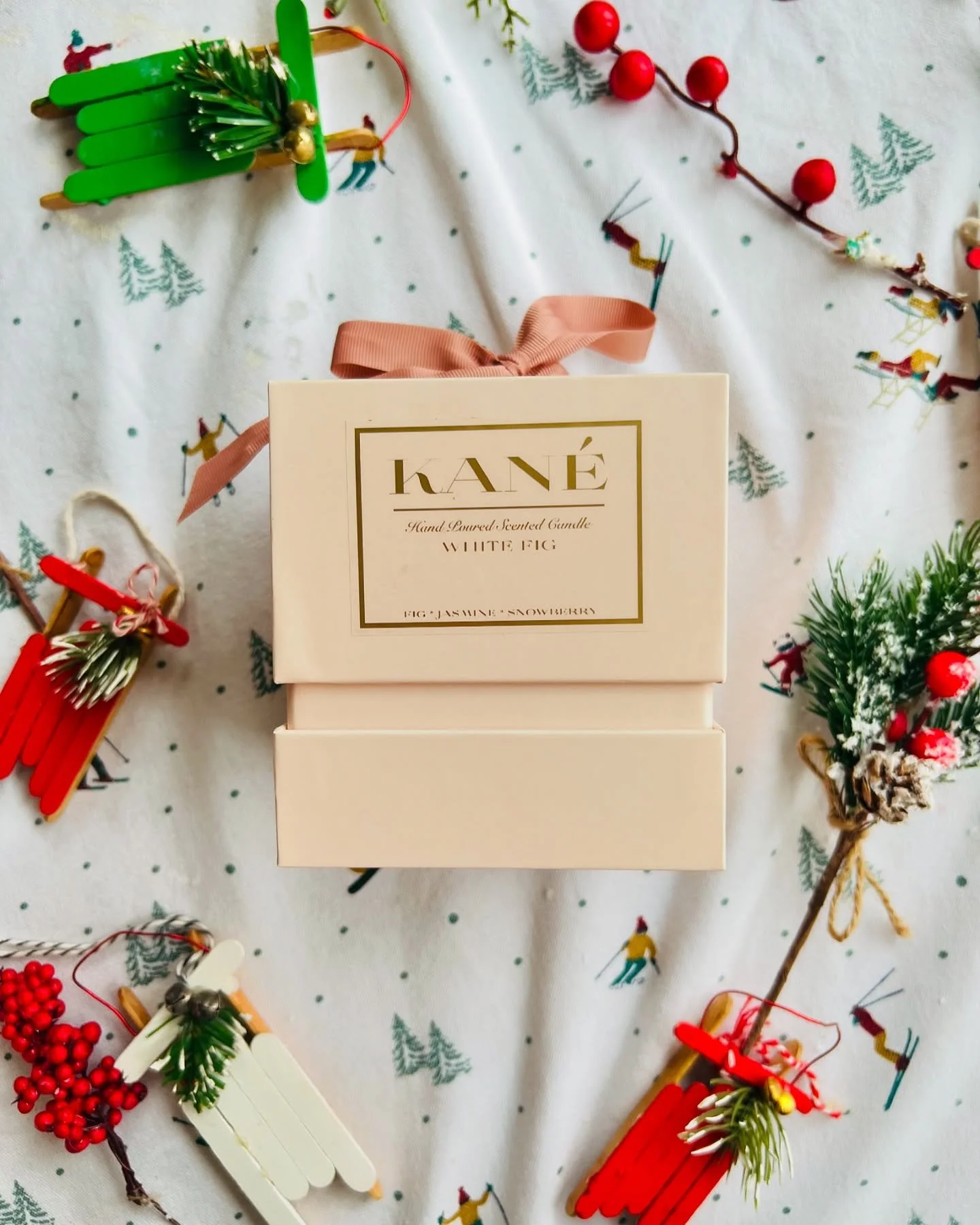 Happy New Year! 🥳 

#happynewyear #2025 #candles #smallbiz #newyear #luxurygifts