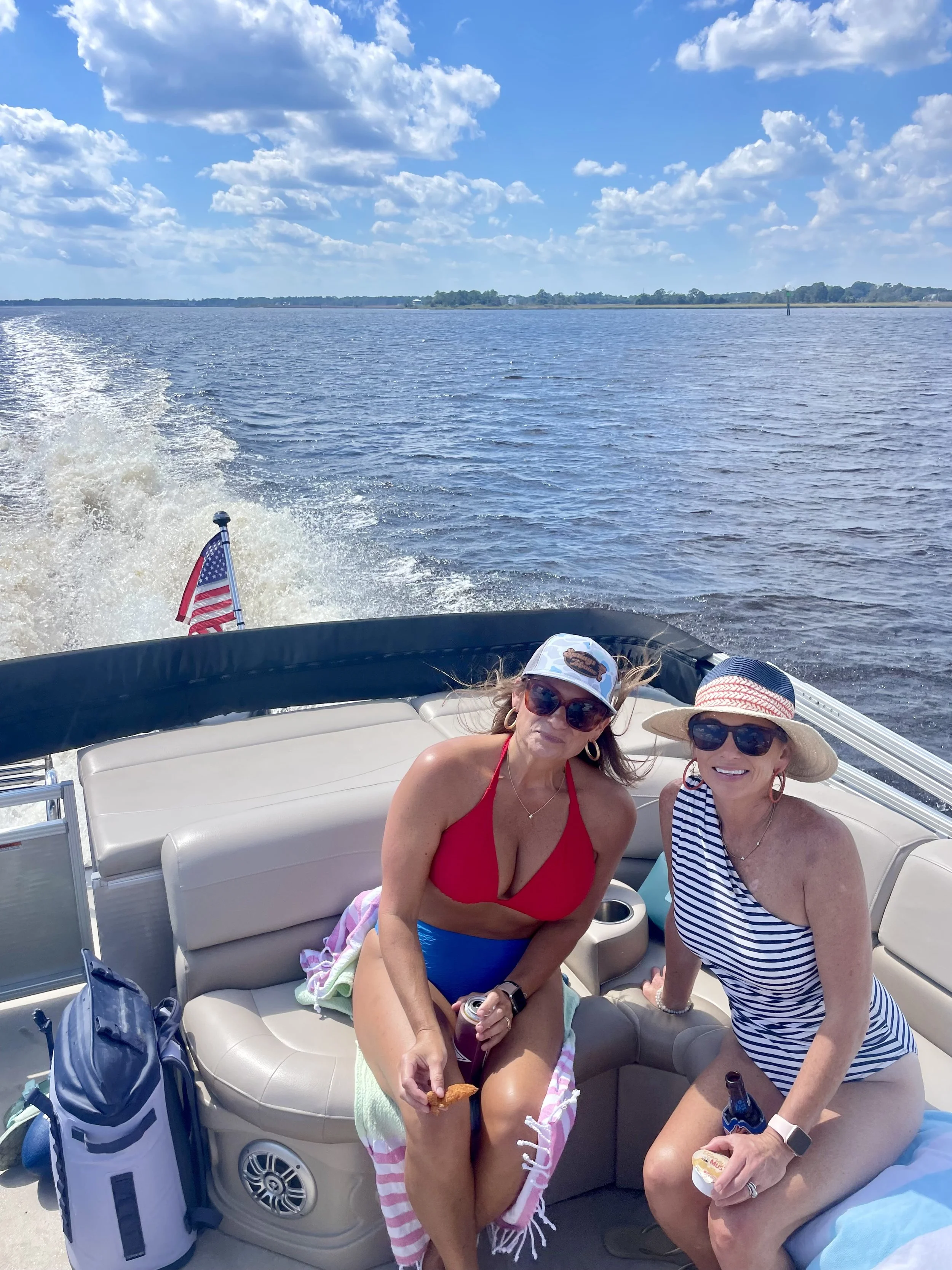 Springs Rentals pontoon boat for rent in Georgetown, SC. Explore Winyah Bay and the surrounding rivers and ICW.