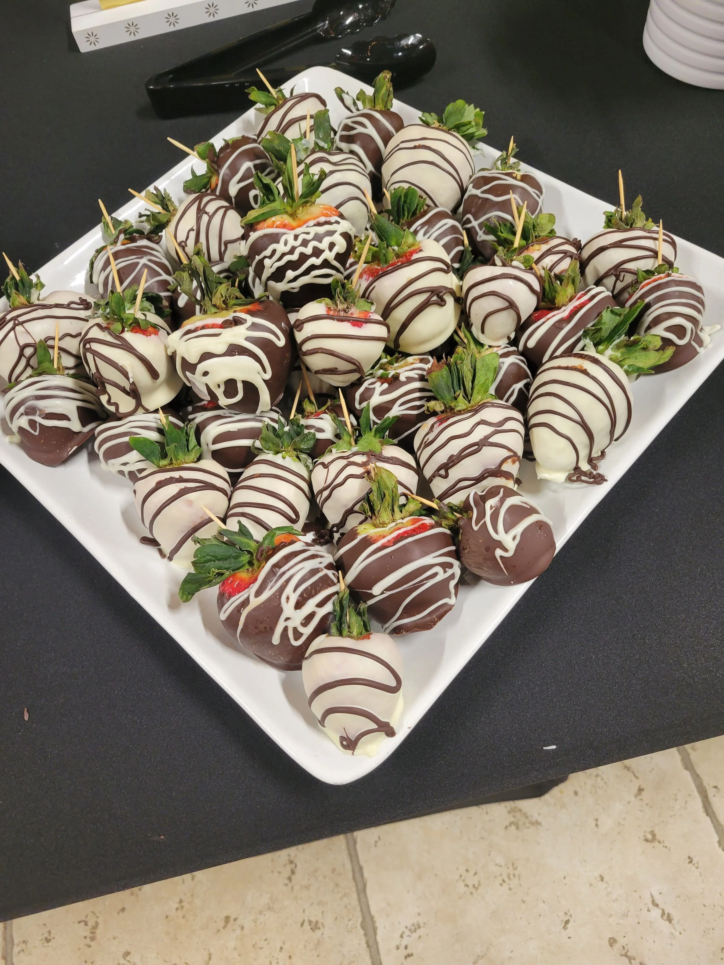 chocolate covered strawberries platter.jpg