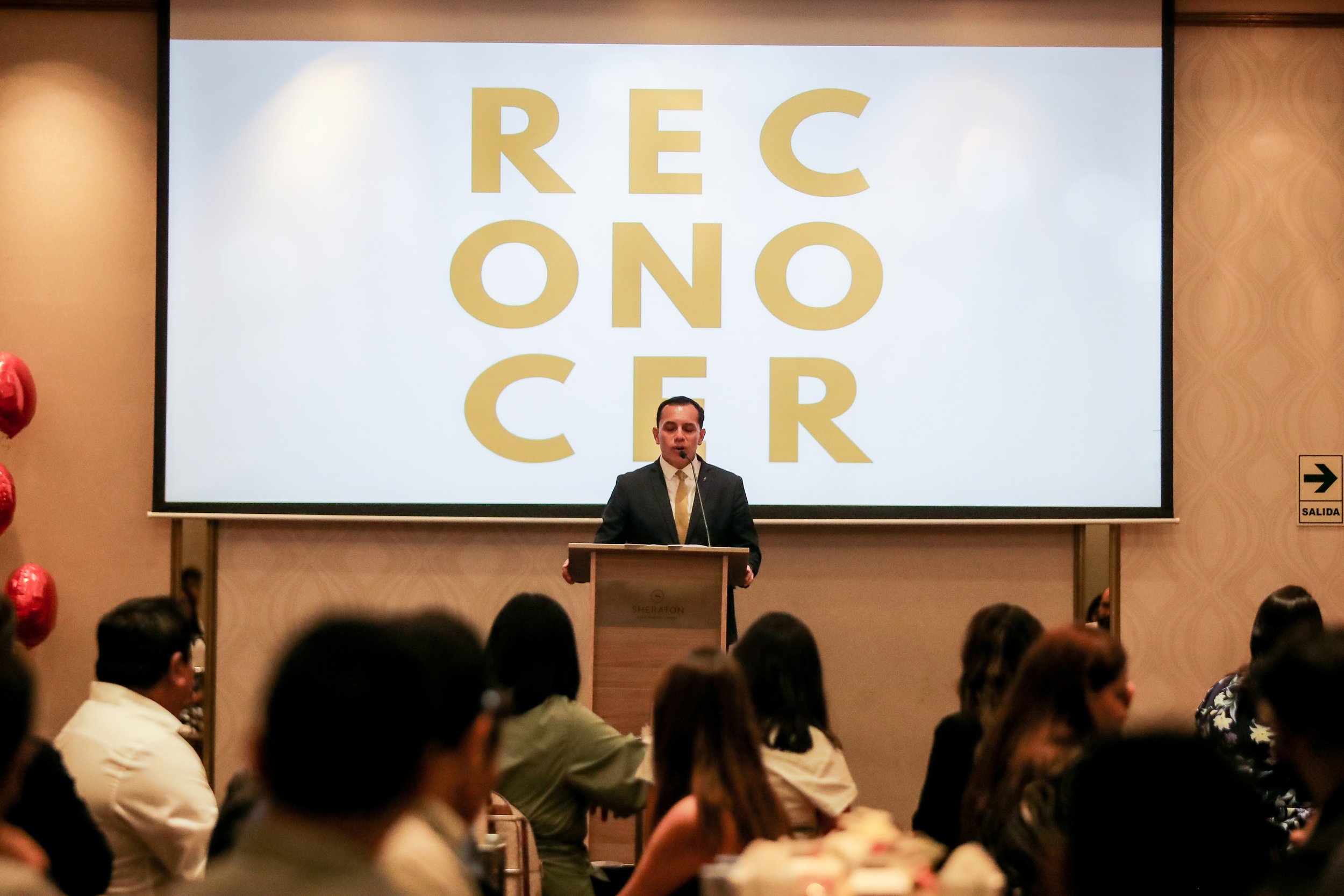 CONFERENCIAS Y PREMIACIONES
