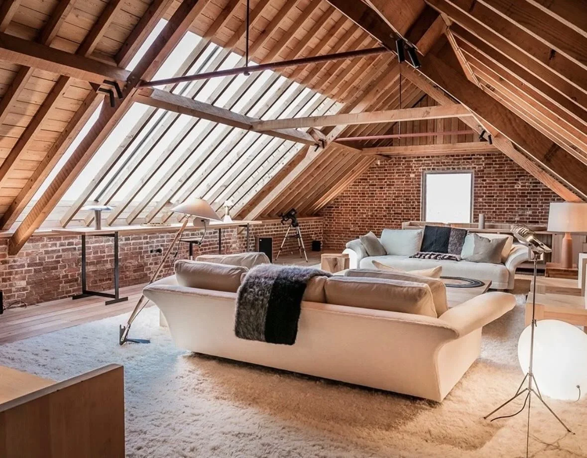 Understanding material selection, its behaviour under stress within a structure and how it will perform over time is an unseen strength when it comes to project management. Our background in engineering large, complex, industrial projects gives us an