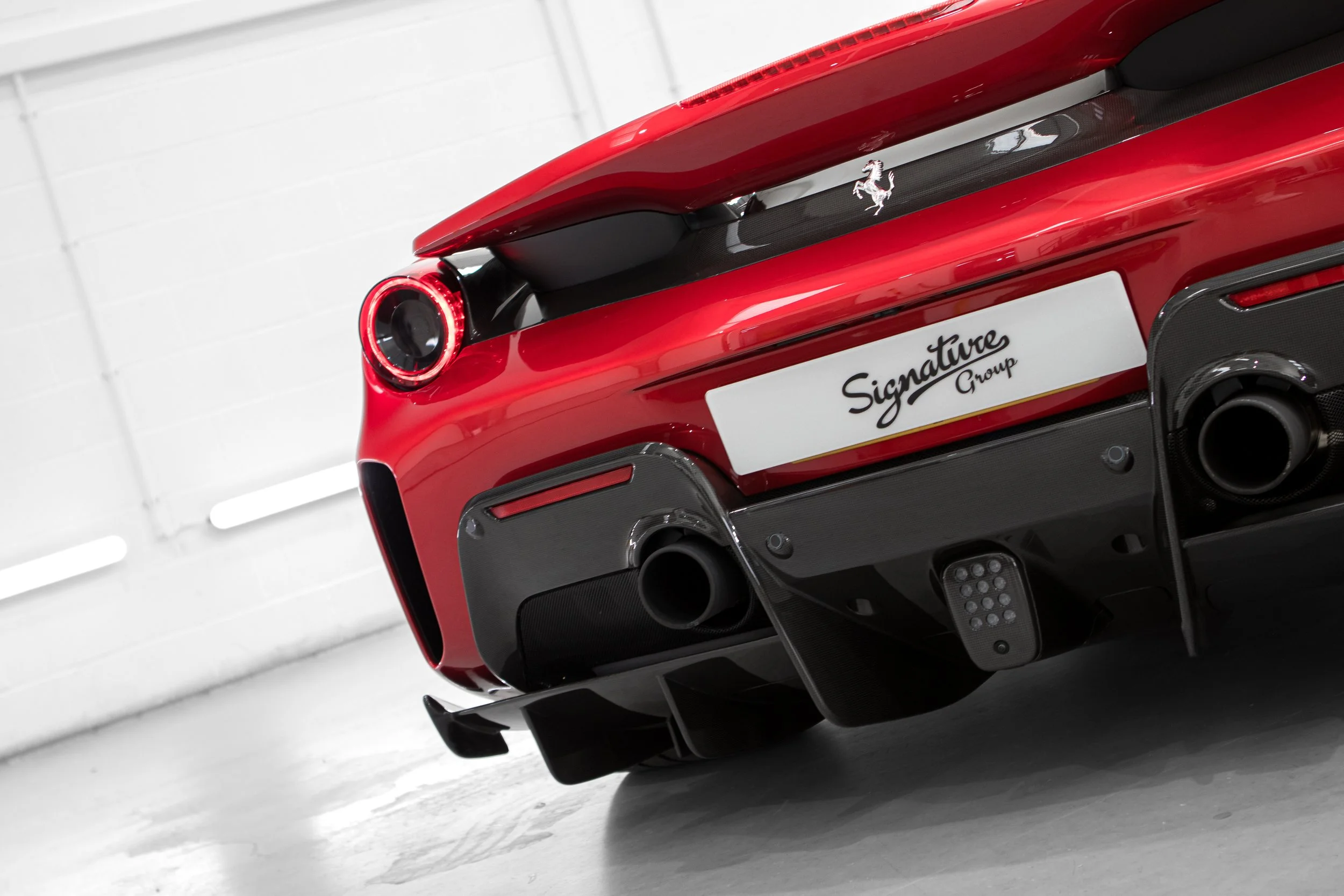 488 Pista SignatureGroup.jpg