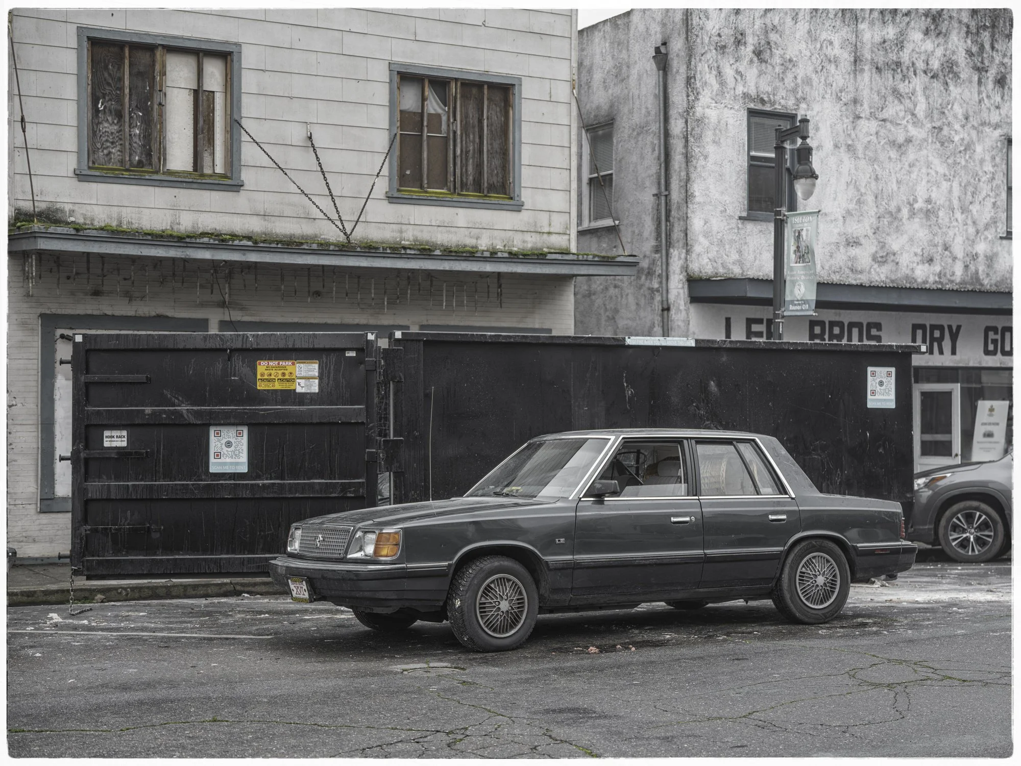 vintage_sedan_parked.jpg