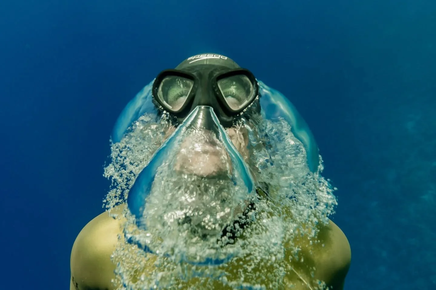 💧Expansion
Only underwater air will show its true beauty ✨

📷 @baristadiver