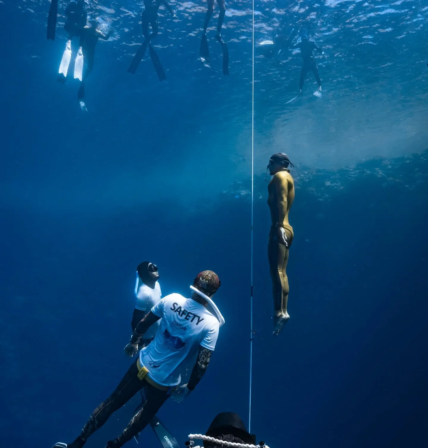 ✨ CNF and diving hoodless... 

In terms of energy expenditure, diving no fins is the most sensitive of all the depth disciplines. Can you guess what wearing a swimming cap vs. a hood has to do with that? 

💧Improved feel for the water
CNF is all abo