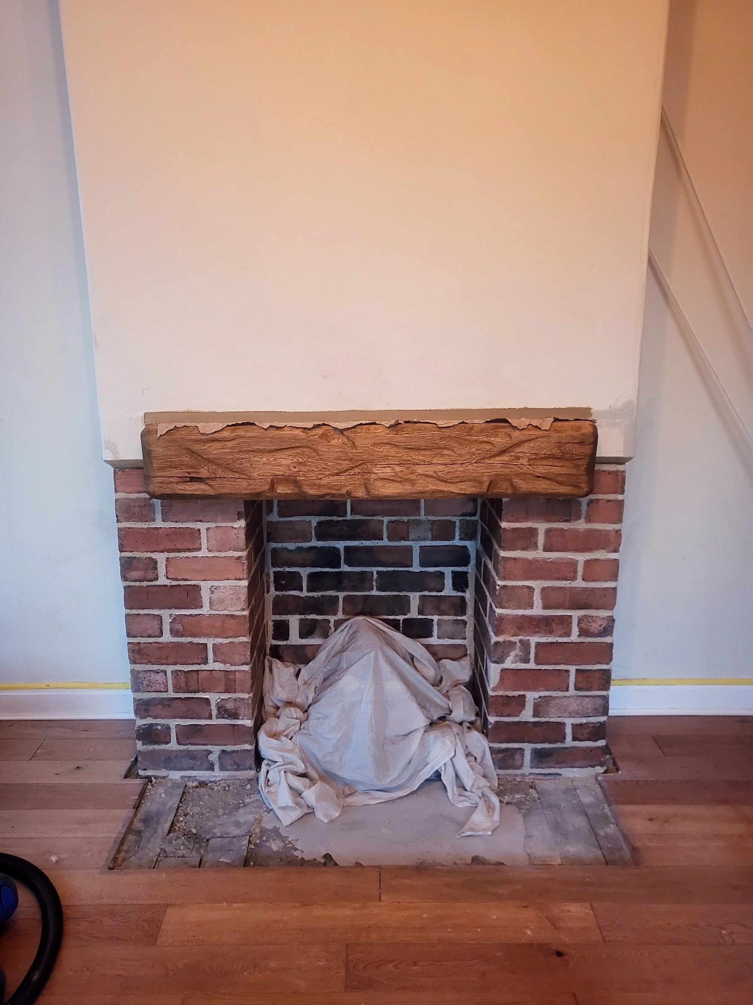 Pointed chimney breast