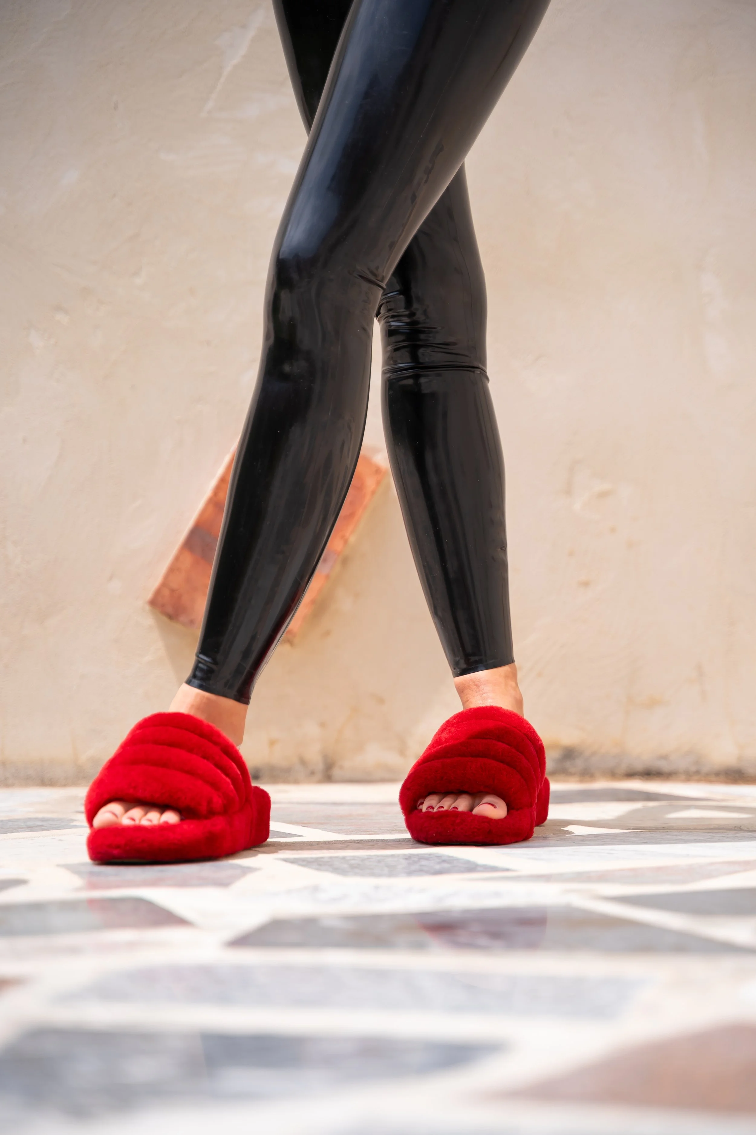 MISTRESS FUN UGG RED SLIPPERS