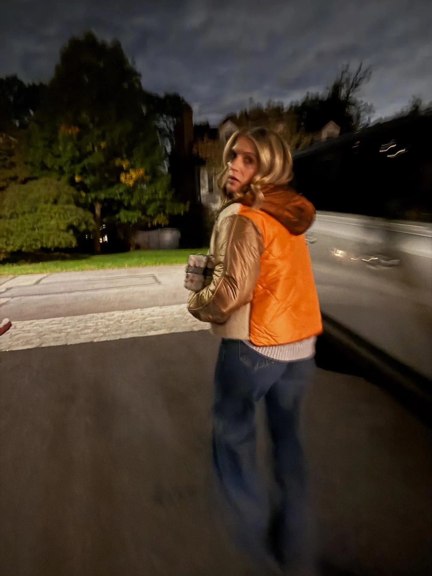 Same sweater 4 ways 🧡💛🤎🤍

.
.
.

#stylist#nystylist#ryestylist#sweater#fallweather#theory