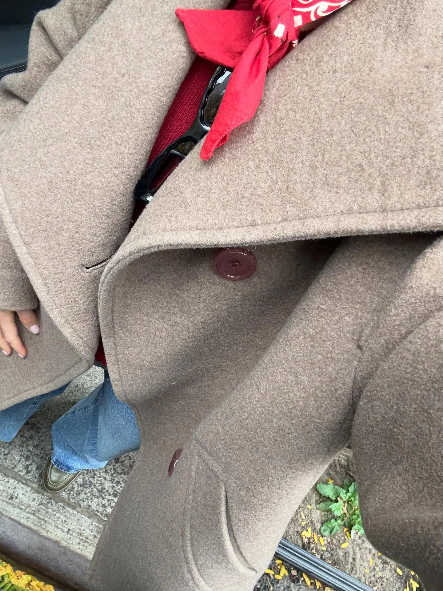 Cozy season is finally here 🤎

.
.
.

#stylist#nystylist#nyc#outerwear#sweater#cozy