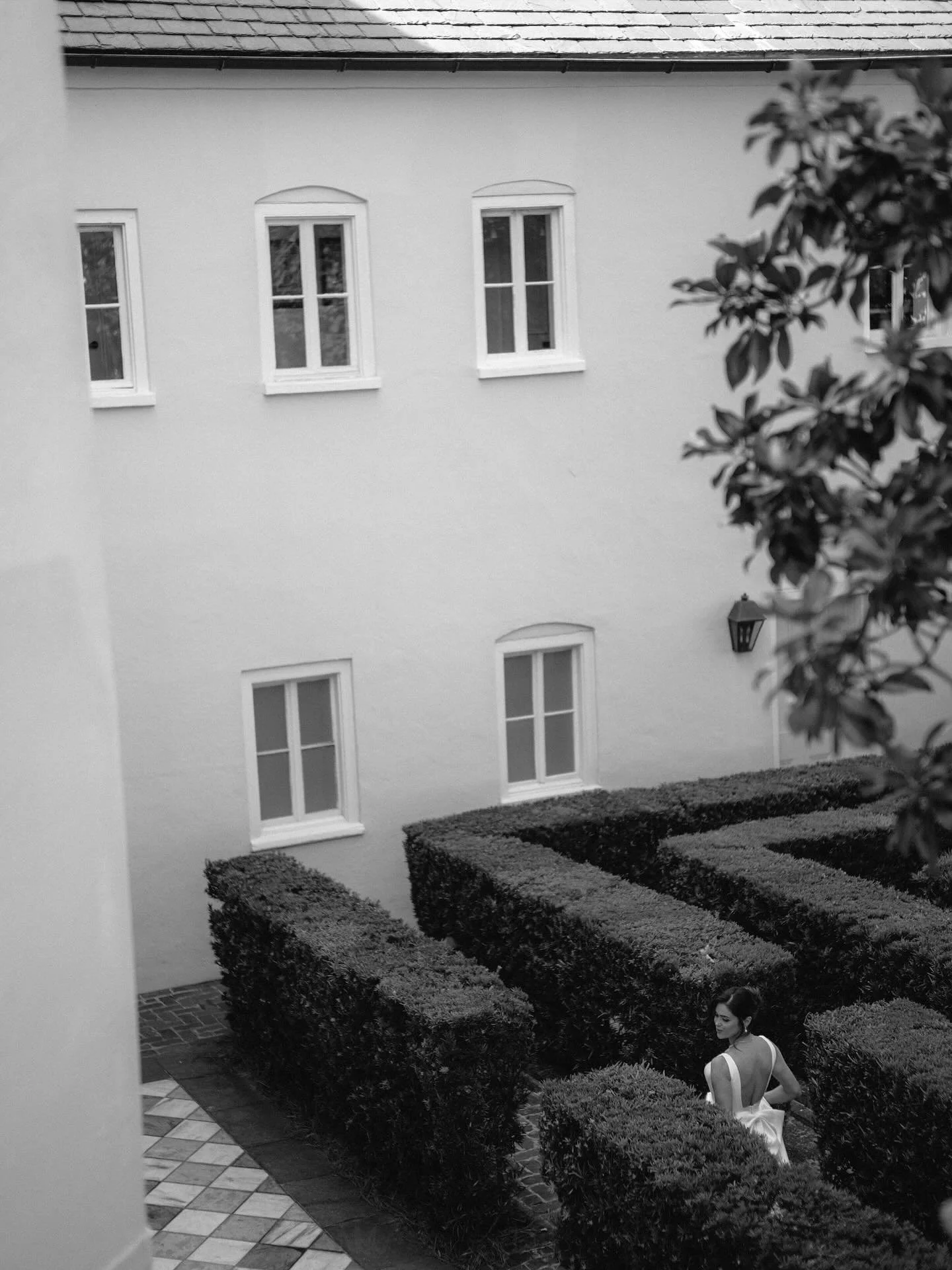 A spring wedding in Charleston 

Photo @marcusjollyweddings 
Planning @acharlestonbride 
Bridal Gown @Justinalexander 
Shoes @jimmychoo
Bride @nicolelarrismith 
Venue @pphevents 
Florals @festooncharleston 
Hair and Makeup @lashesandlacechs
Second Ph