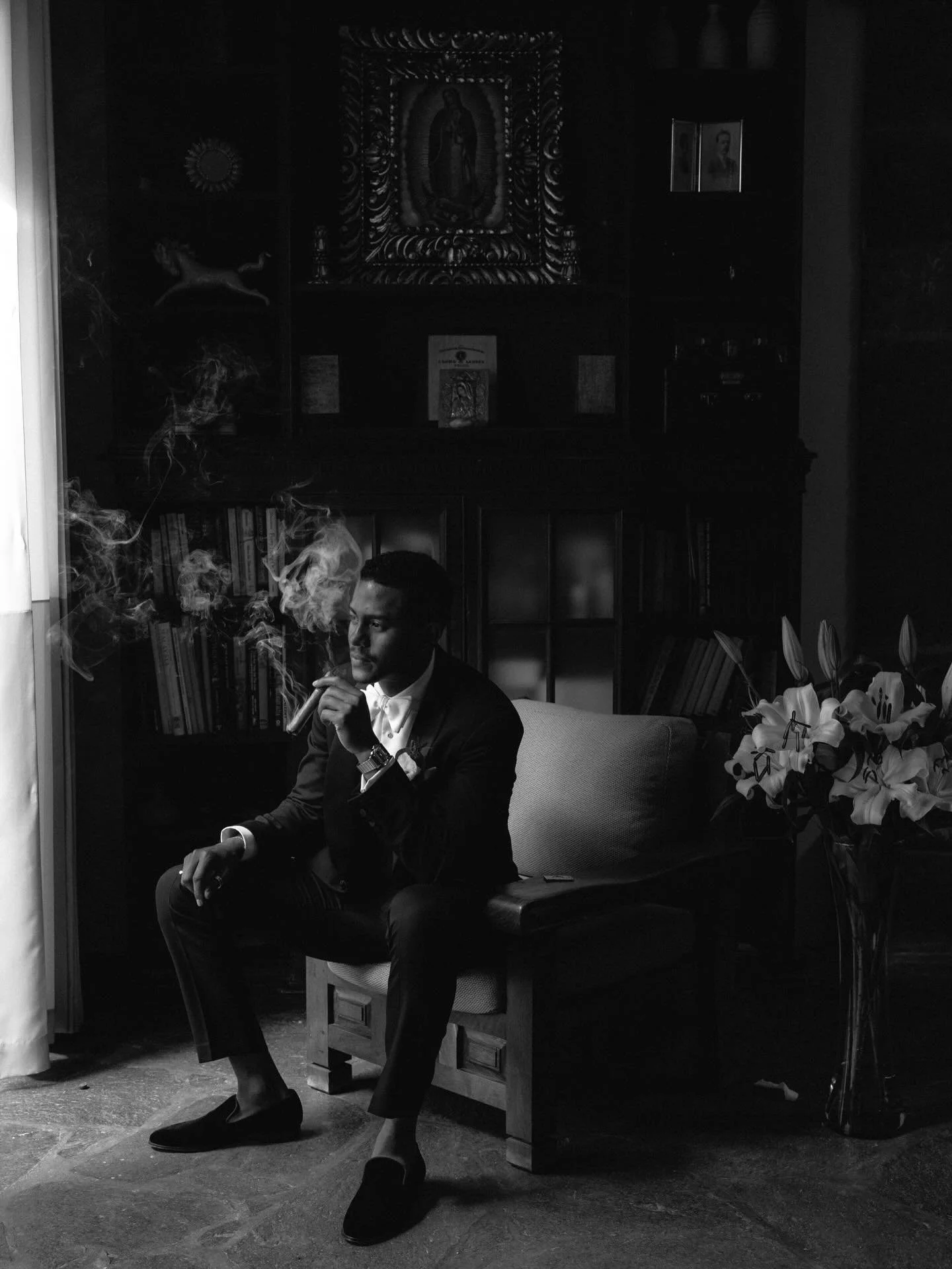 A + O 

A December Wedding captured on digital and film 

Planning &amp; Design @luceroalvarezplanner 
Photo @marcusjollyweddings 
Florals @angelicasolacheflorist 
Venue @hotelcasacien 
Dress @danahareldesign 
Veil @tonifedericiveils 
Bridal Boutique