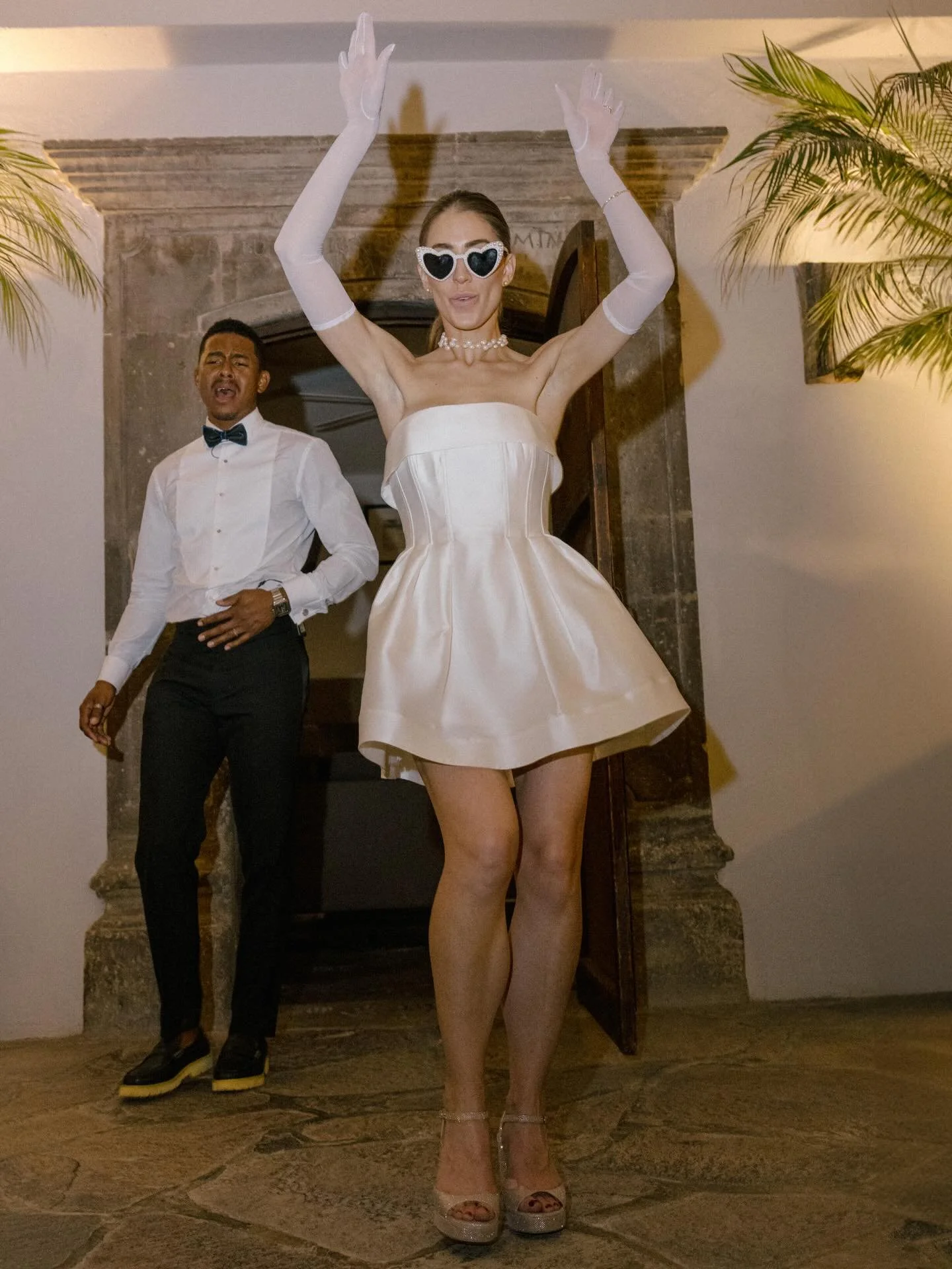Alyx and Osasu&rsquo;s Reception 

Full feature on @brides 

Bride @alyxroseman
Groom @osasua11
Wedding Photographer @marcusjollyweddings
Planning + Design @luceroalvarezplanner
Florals @angelicasolacheflorist
Wedding Venue @hotelcasacien 
Bridal Bou