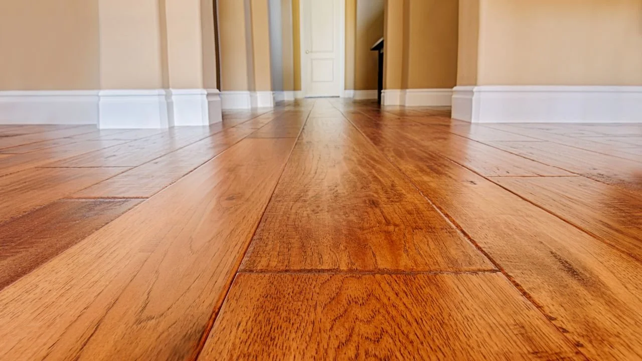 how to fix the scratch on hardwood floor​
