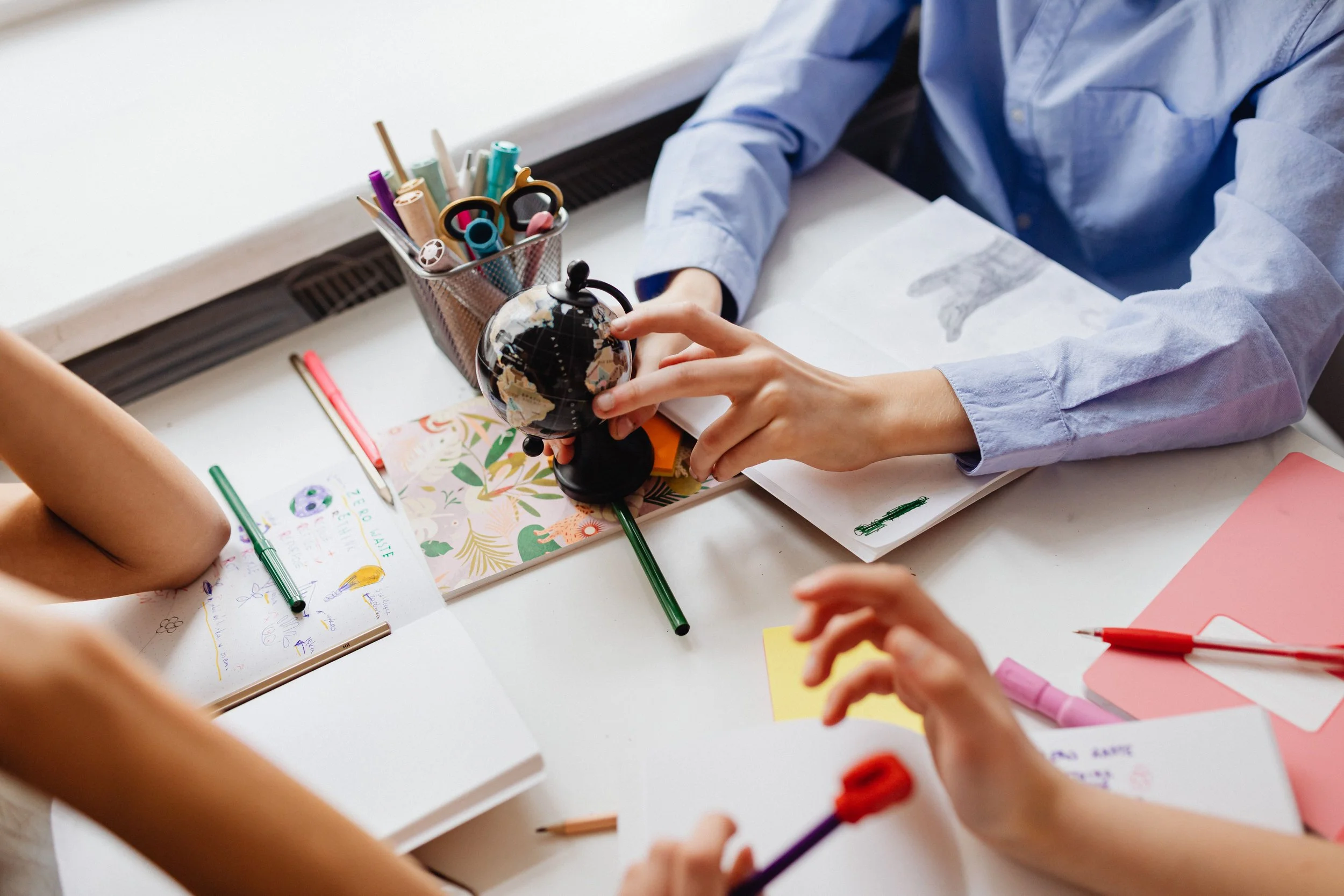 Tijdens de externe plusklas werken we samen met peers/ontwikkelingsgelijken en werken we aan persoonlijke groei, ook op sociaal en emotioneel vlak.