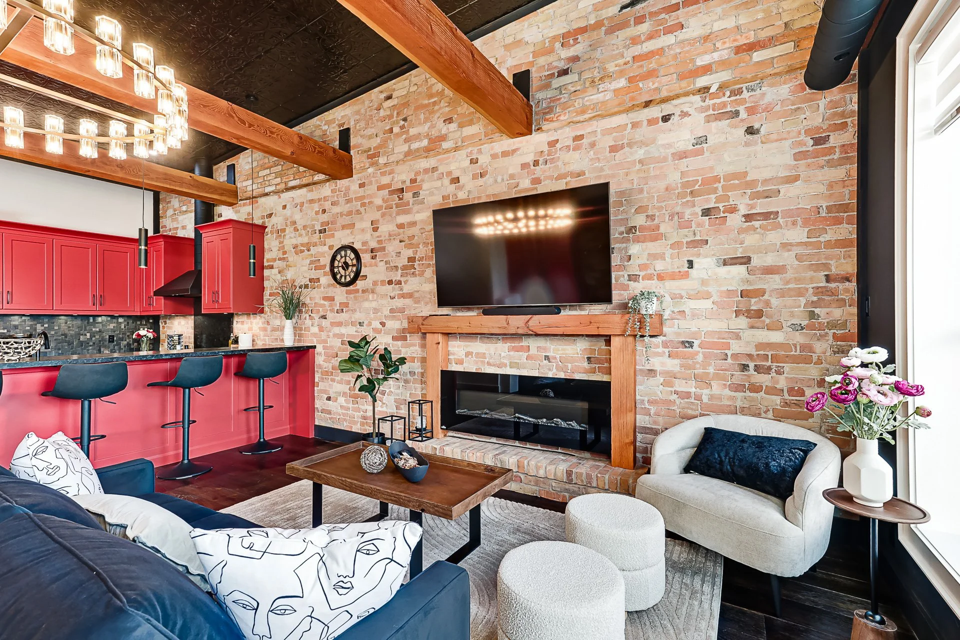 107-Brick-and-Beam-Airbnbs-Hurontario-Collingwood-interior-wide-angle-39666-WEB.jpg