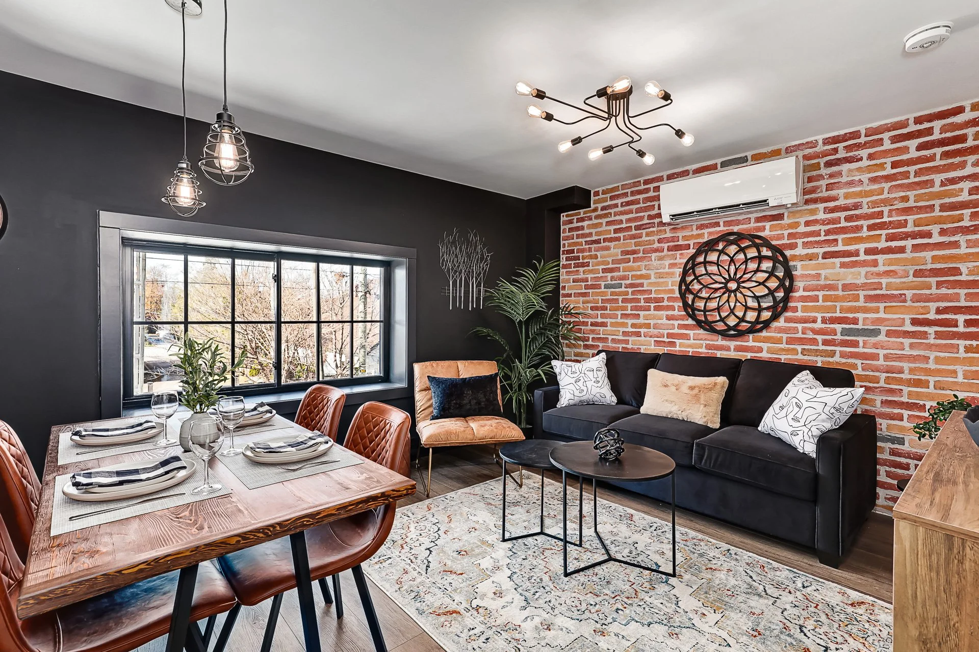 203-Brick-and-Beam-Airbnbs-Hurontario-Collingwood-interior-wide-angle-39708-WEB.jpg