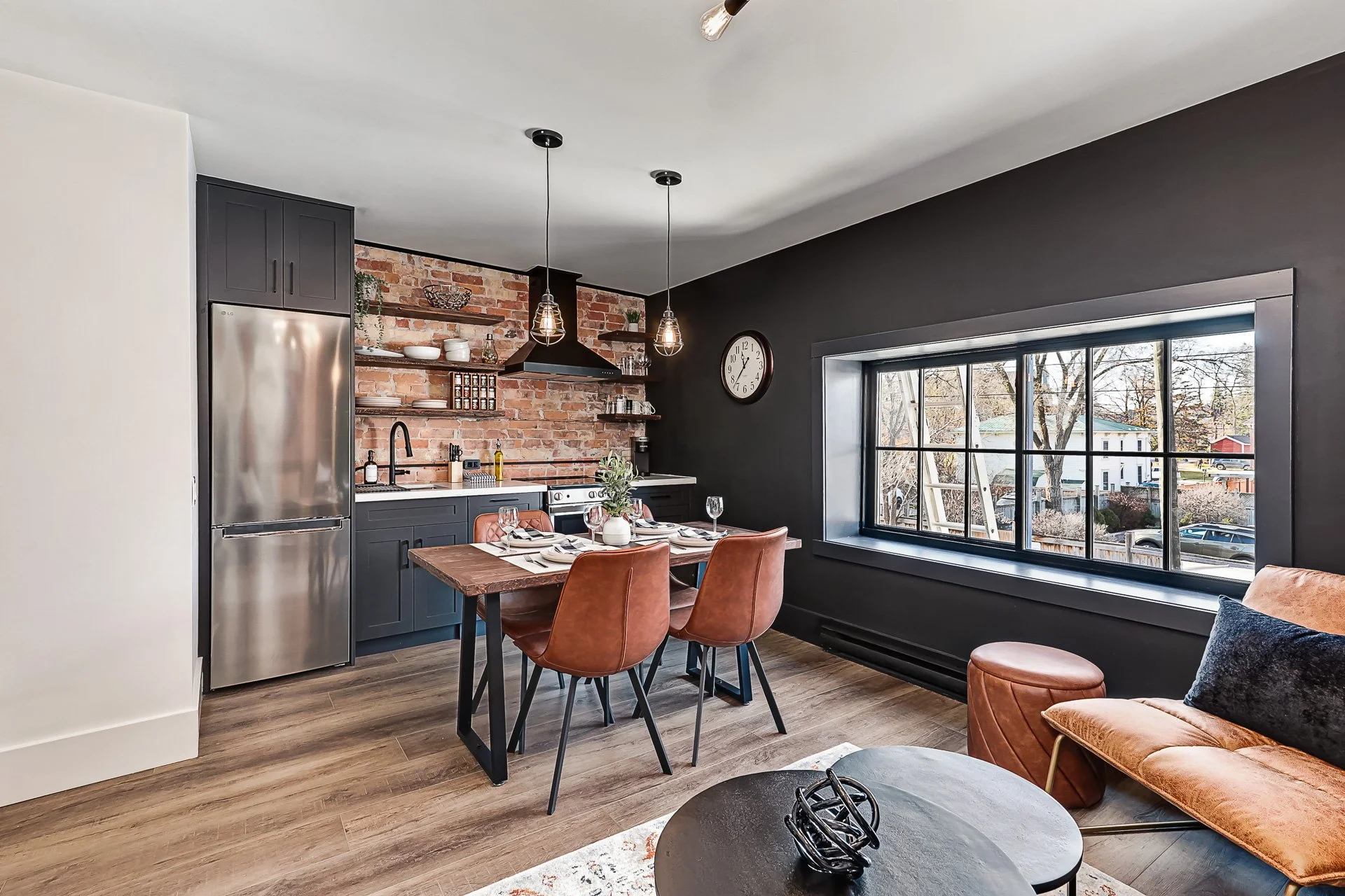 205-Brick-and-Beam-Airbnbs-Hurontario-Collingwood-interior-wide-angle-39710-WEB.jpg