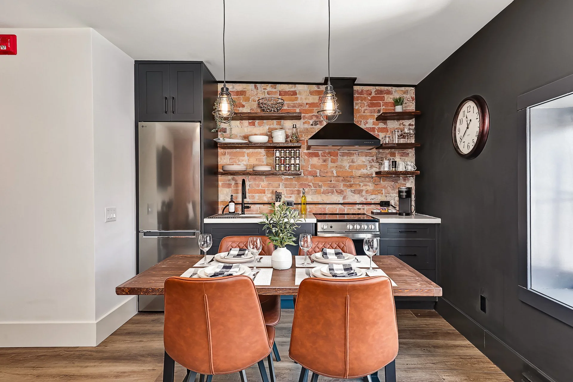 206-Brick-and-Beam-Airbnbs-Hurontario-Collingwood-interior-wide-angle-39711-WEB (1).jpg
