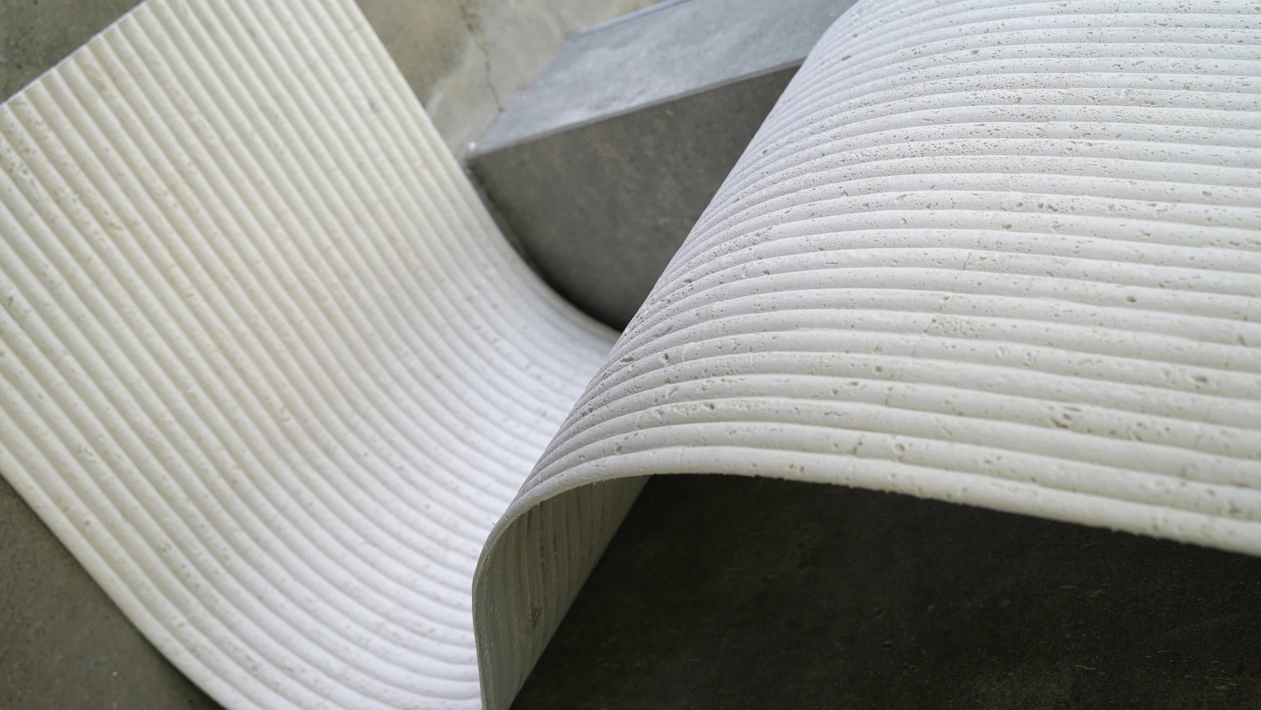 Textura Cimento Semi Flexível Murazzone Reeded Roman