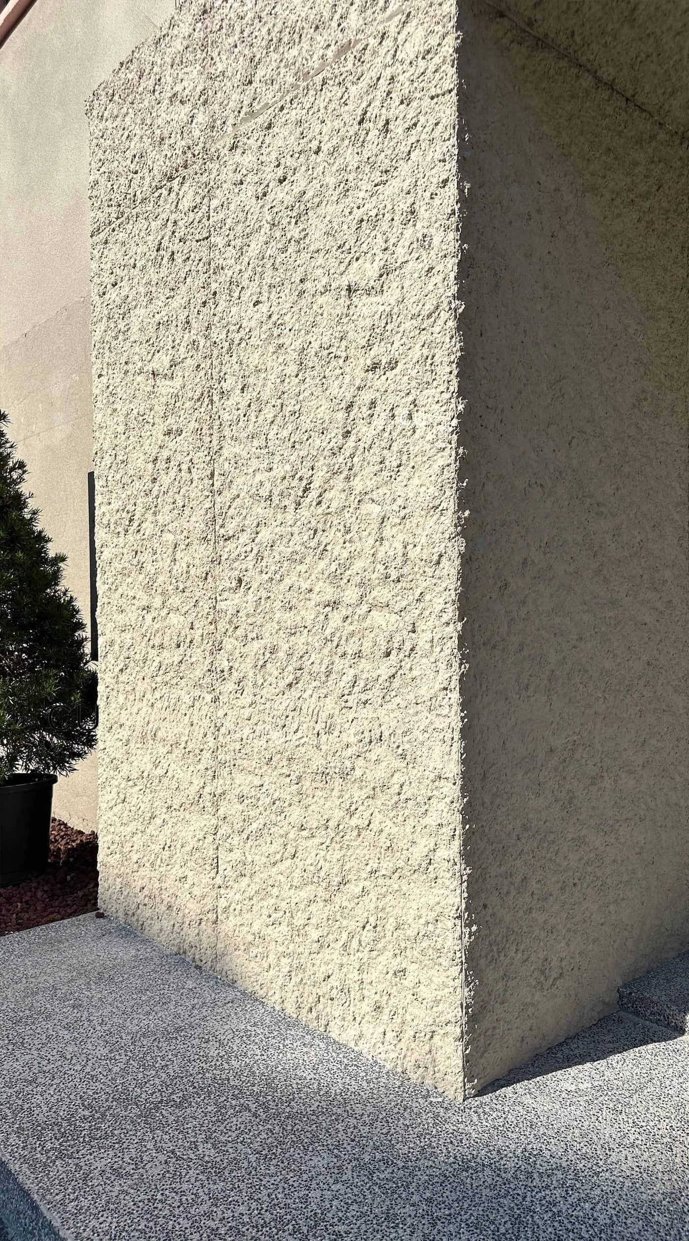 Parede de Textura Cimento Rígido Murazzone