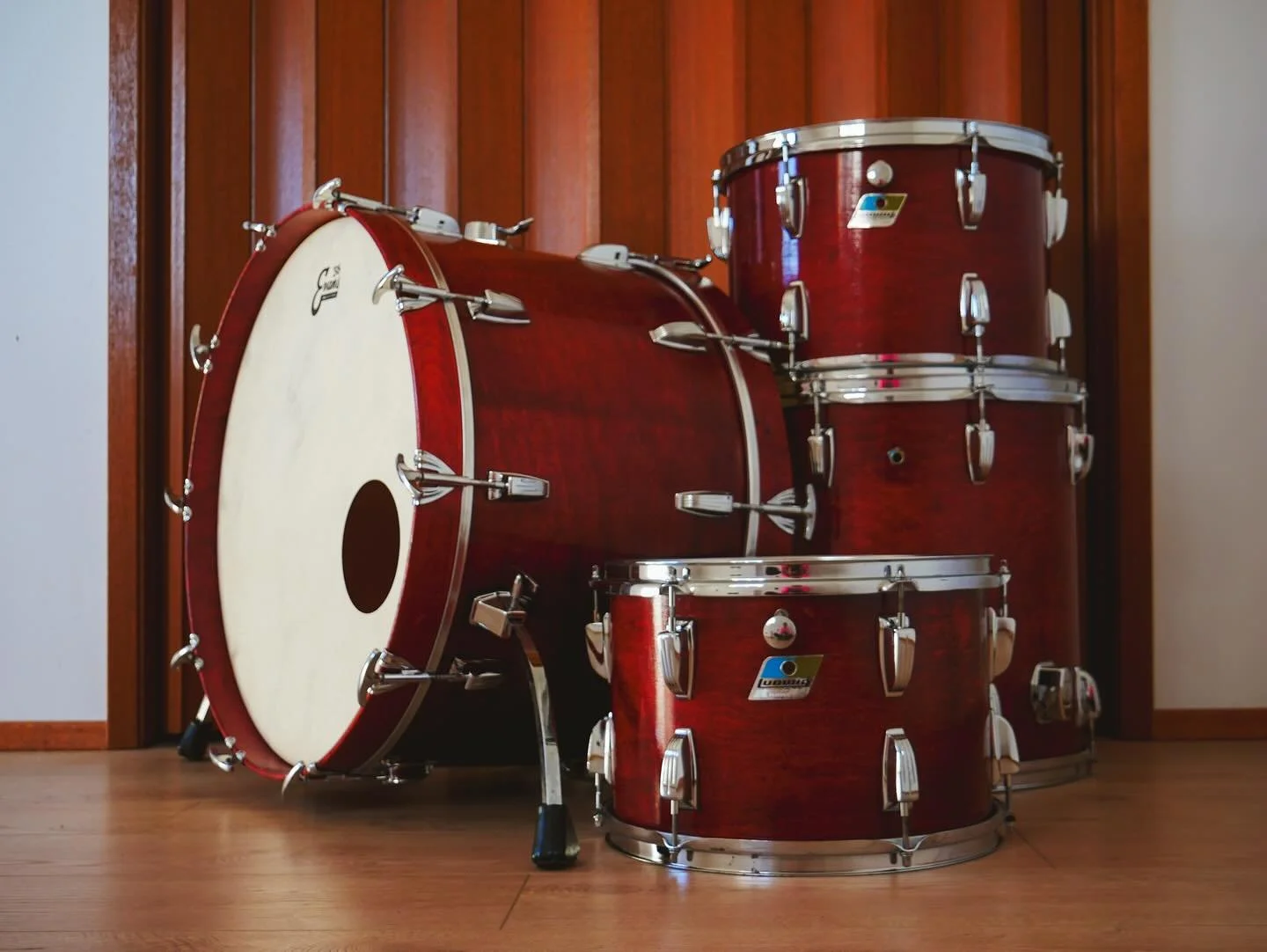 These Ludwig 6plys for @ryan.loeppky came in for an overhaul! 

Ryan was the lucky winner of those Ludwigs on marketplace last month. I&rsquo;m still jealous. 

LOTS of work went into these. 
- New edges ☑️
- Minor shell reconstruction ☑️
- Fully dis