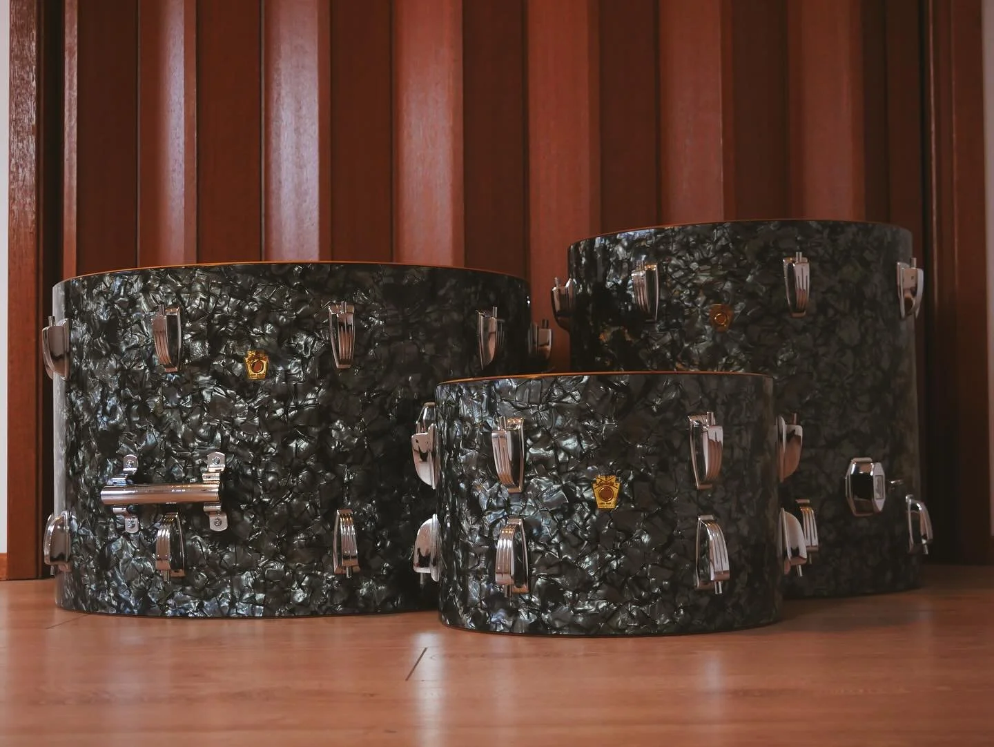 Ludwigs for Jeff! These came in for new bearing edges.

Like most vintage drums, especially Ludwigs there&rsquo;s a lot that needs to be dealt with when it comes to recutting bearing edges.

First you need to level the shell and that takes some time.