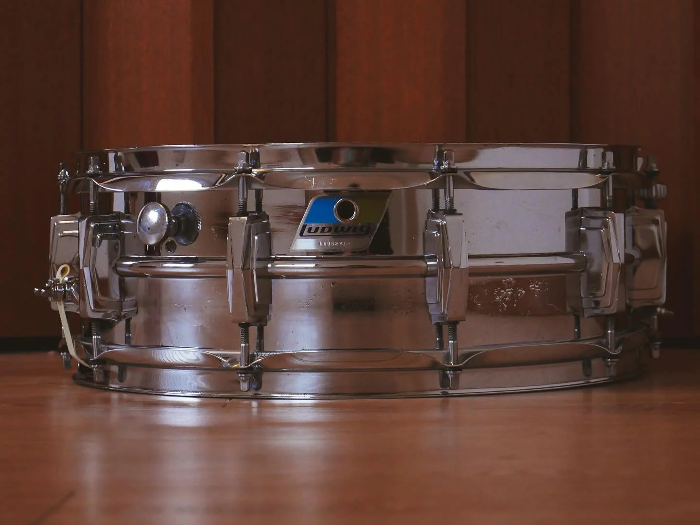 Ludwig Supraphonic for the homie @keiransemple 

This snare got a full cleaning, insulated lug springs and a new Ludwig P88AC throw off and butt plate. To me this is basically a must do upgrade on these snares. If you want to rely on your snare drum,