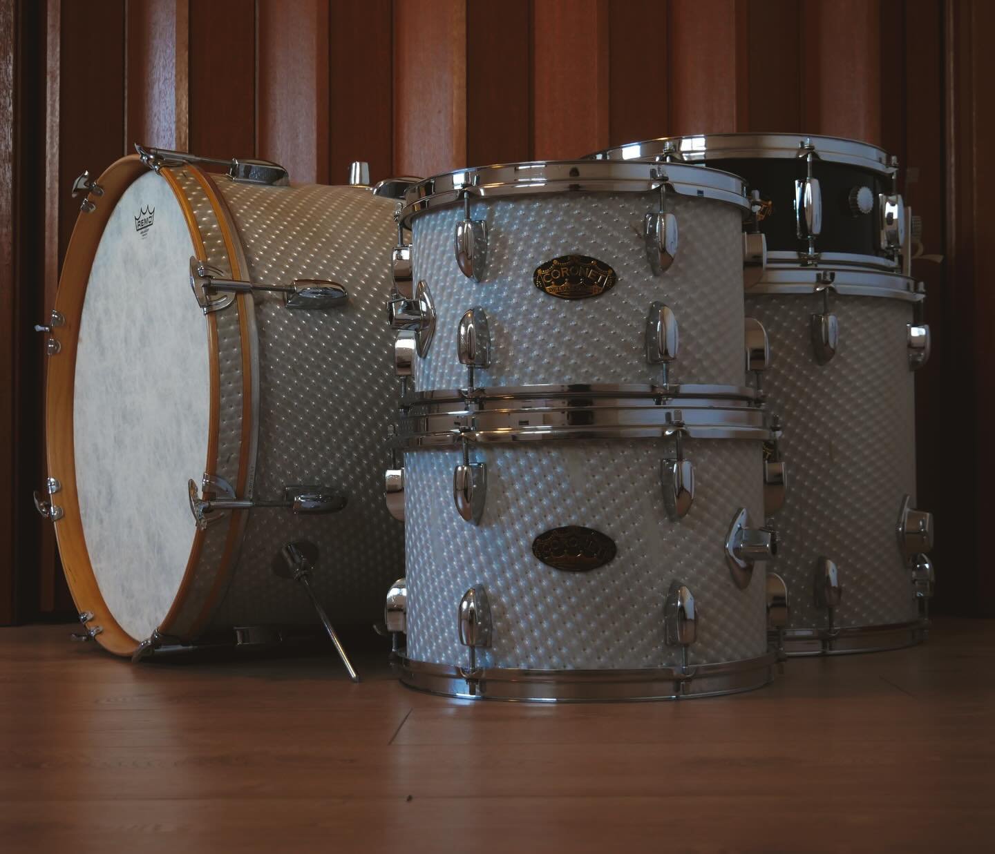 Another set of Coronets came in for the Royal Spa Treatment&trade;️ for the Regina homie @justinhauck 

Where to start? So much was done to this kit.

The snare came in fully separated at the scarf joint. Some radius culls and some careful measuring 