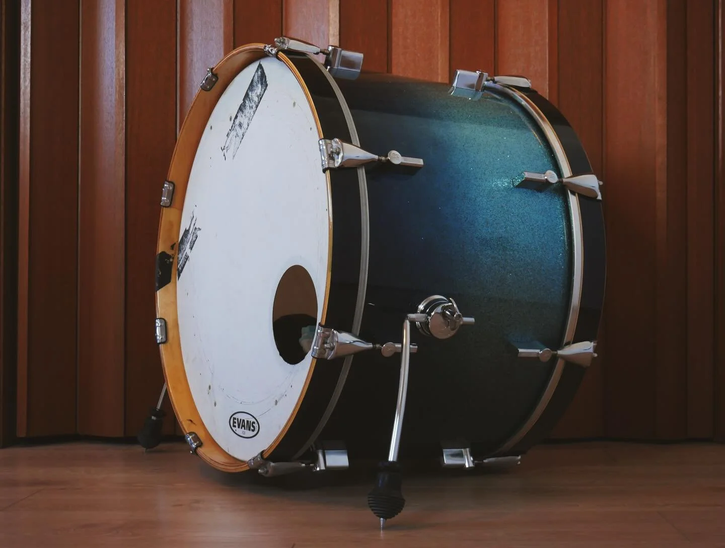 Sonor chopper for @paulyeemusic 

Cut down this monster 22&rdquo;x20&rdquo; kick into a more versatile 22&rdquo;x14&rdquo; 

The stock edges are generally too sharp in my opinion so the edges were levelled and recut to a more useable profile. Bass dr