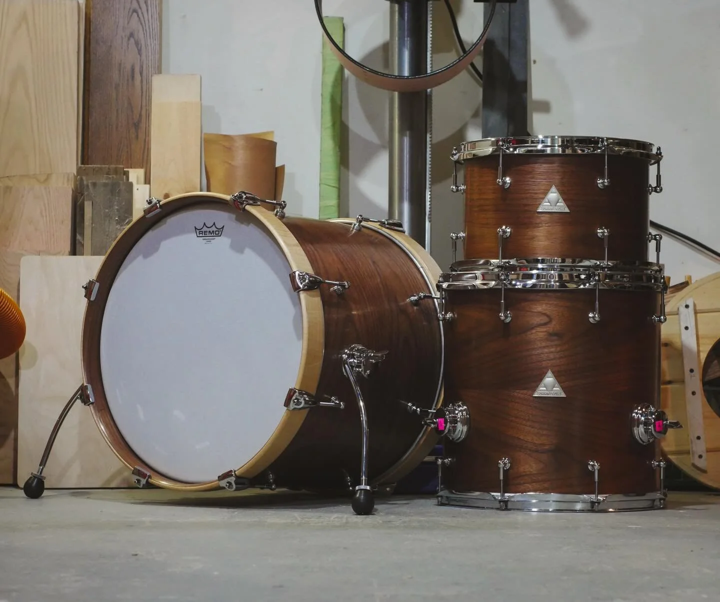 Some steam bent walnut Summits came in for @estebanseunarine 

Not much to see here other than a beautiful set of drums. The over all build quality on this kit is hard to pick apart. 

Like anything I will always say the bearing edges need work. When