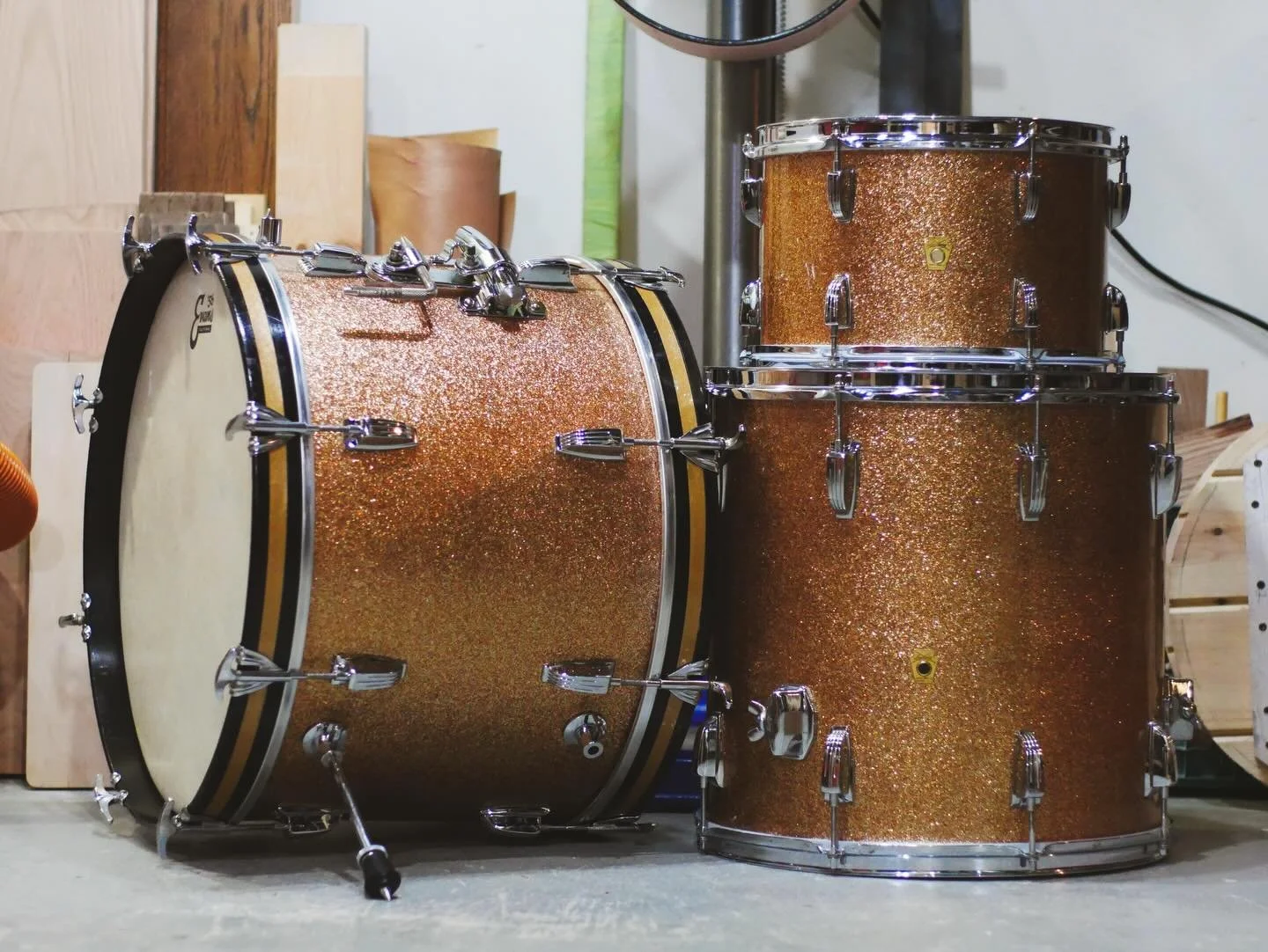 1960s Ludwig 3 plys came in for @yvanguylarocque 

All edges were levelled, recut, sanded and sealed. Some minor shell reconstruction and voids filled. 

All hardware was cleaned and lug springs were insulated. New inlays on the bass drum hoops and a