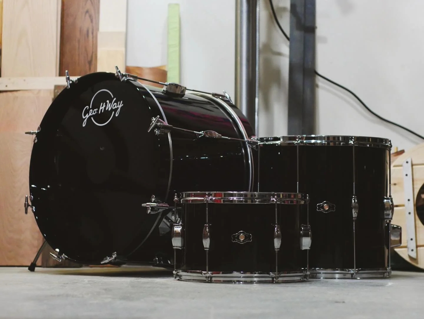 George Ways came in for new edges for @_kmd3 

Probably one of the more controversial kits to pull through the shop. I got a lot of messages as to why I&rsquo;d cut edges on a kit like this. The reason is a simple, to offer a wider tuning range. 

Wh