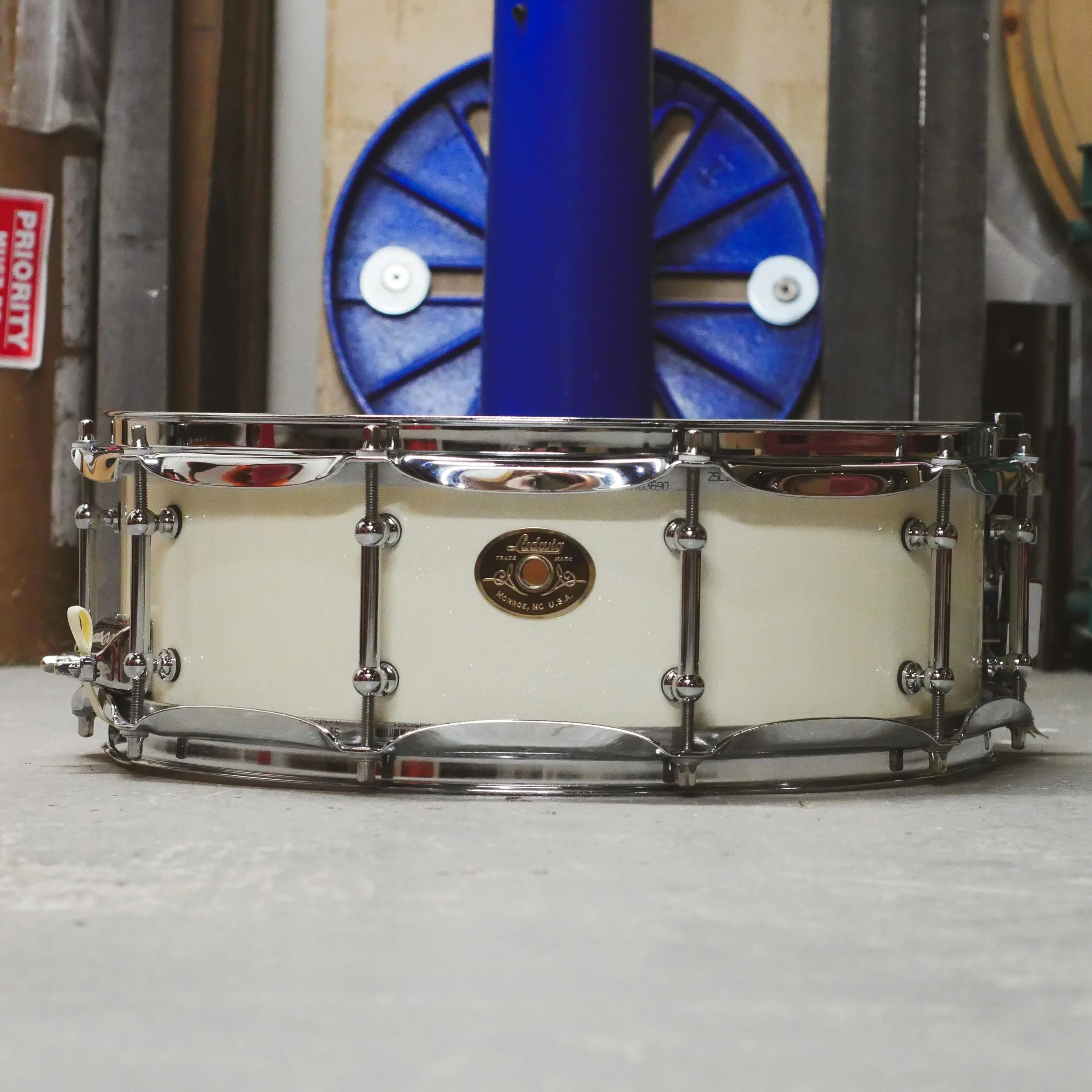 Ludwig 6ply came in for a set up for @_kmd3 

These modern 6ply shells are built better than the shells you&rsquo;d find in the 70&rsquo;s but they are a bit thinner. Which is a good/bad thing depending on how you look at it. 

Like most drums even b
