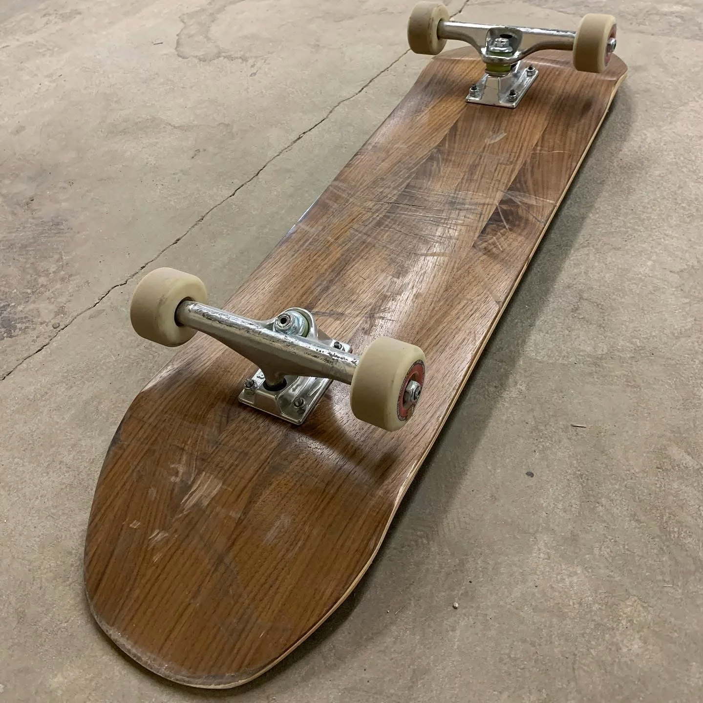 Skateboard 2.png