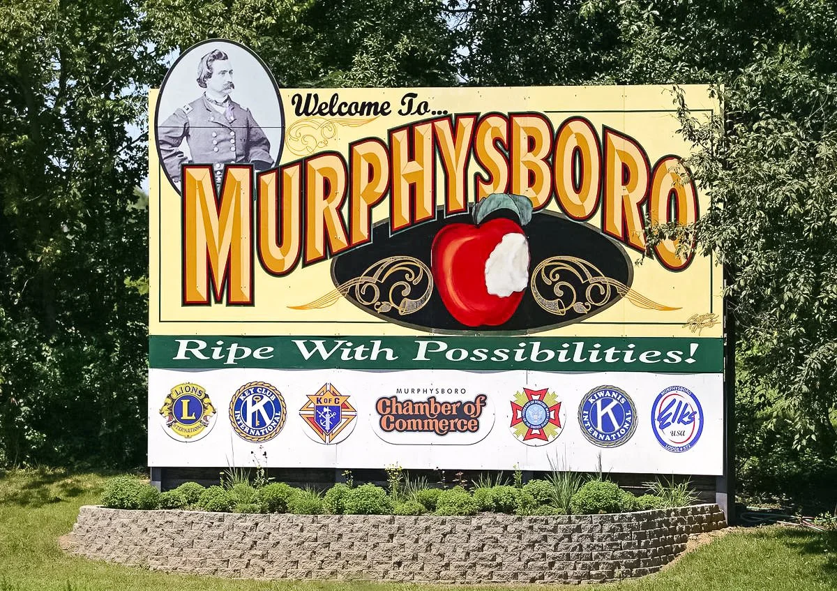 A sign that welcomes the visitor to Murphysboro