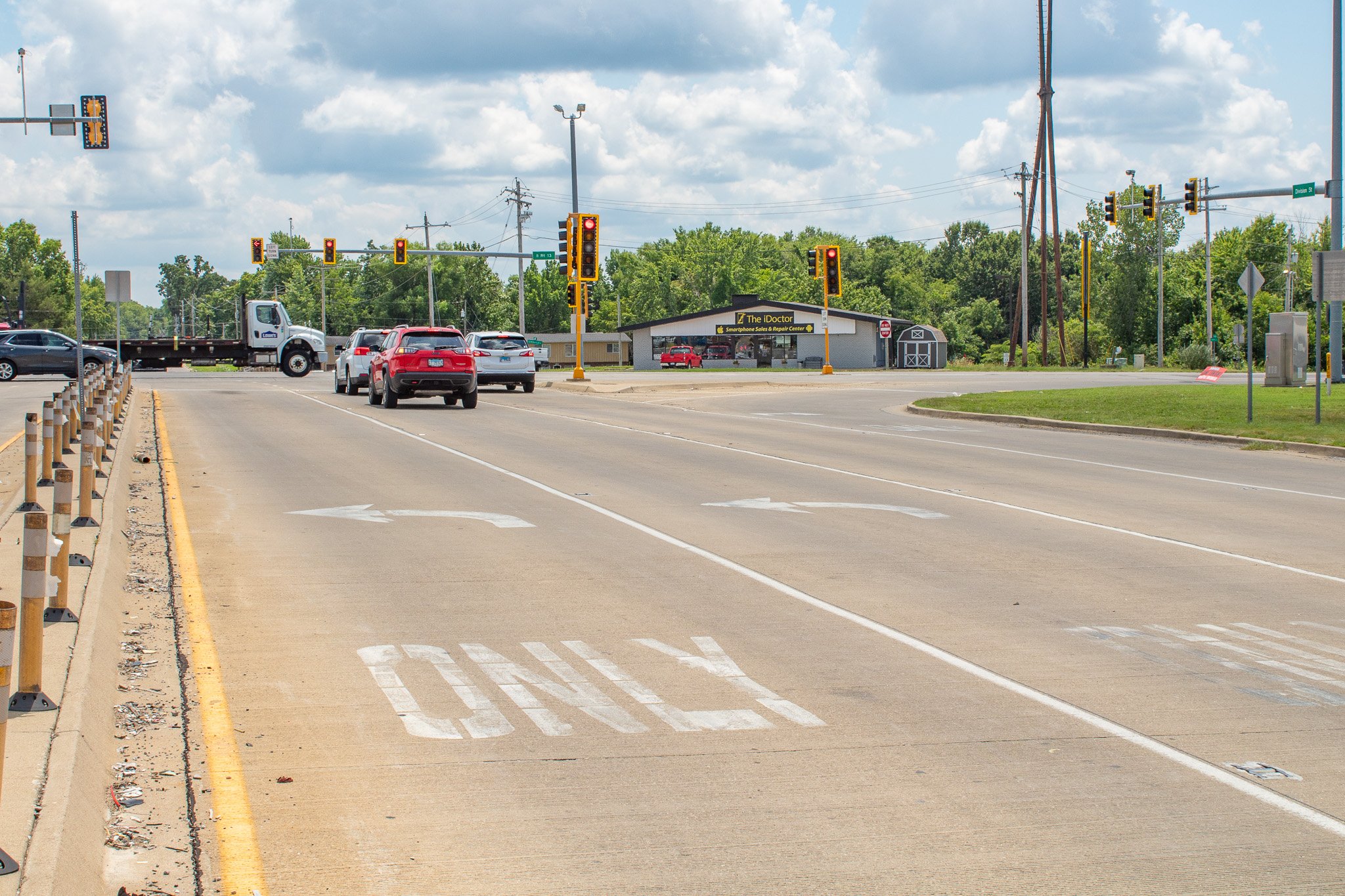 A turn lane at a busy intersection