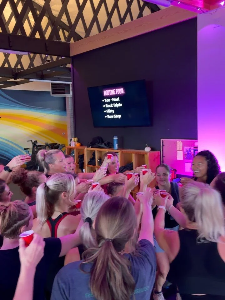 YOU KNOW WHAT TO DO!! 🥳💃🏽🍾 Let's hear it for the woman who makes sure every person around her feels seen, loved and stronger than before they met her. Here is to 25 baby! We freakin love you @aliya.hunter!!!